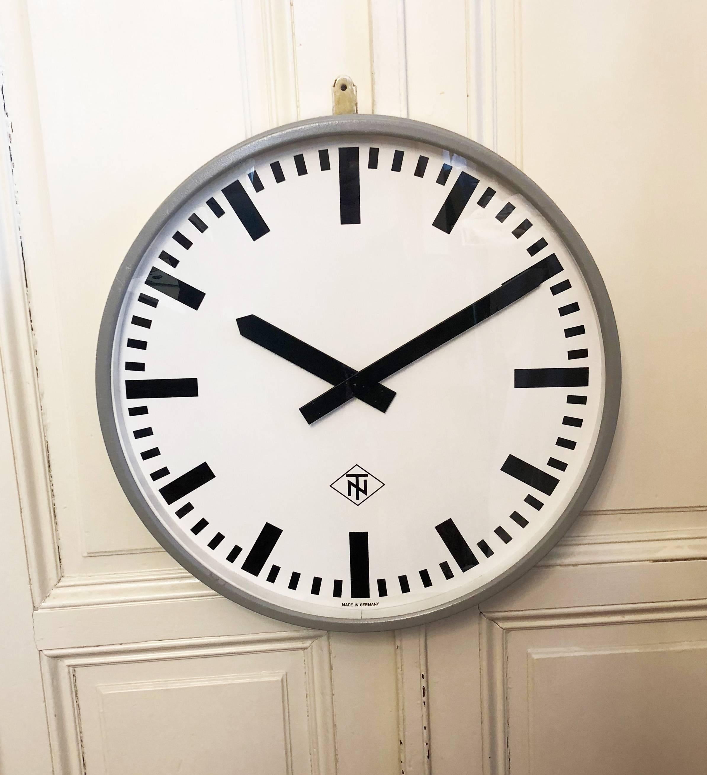 Grande horloge industrielle ou de signalisation par Telefonbau Und Normalzeit en vente 1