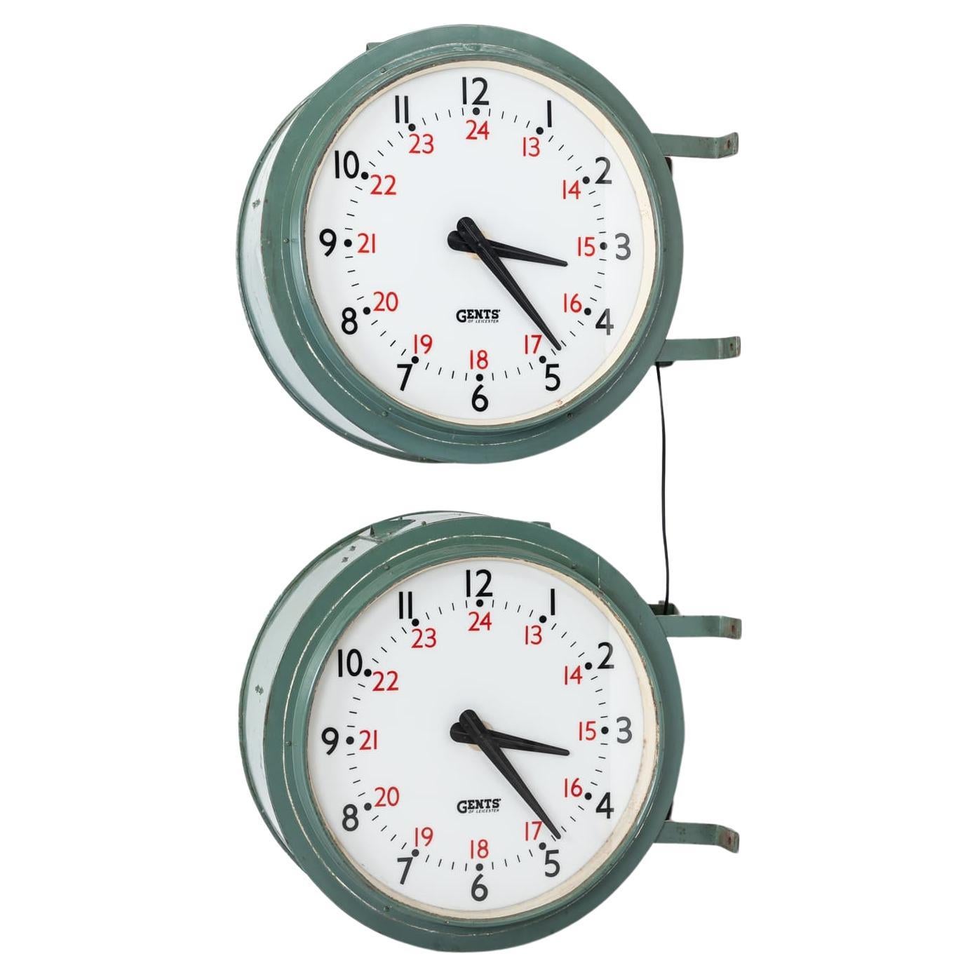 Énorme horloge industrielle éclairée à deux faces Gents of Leicester Railway Clock. c1930