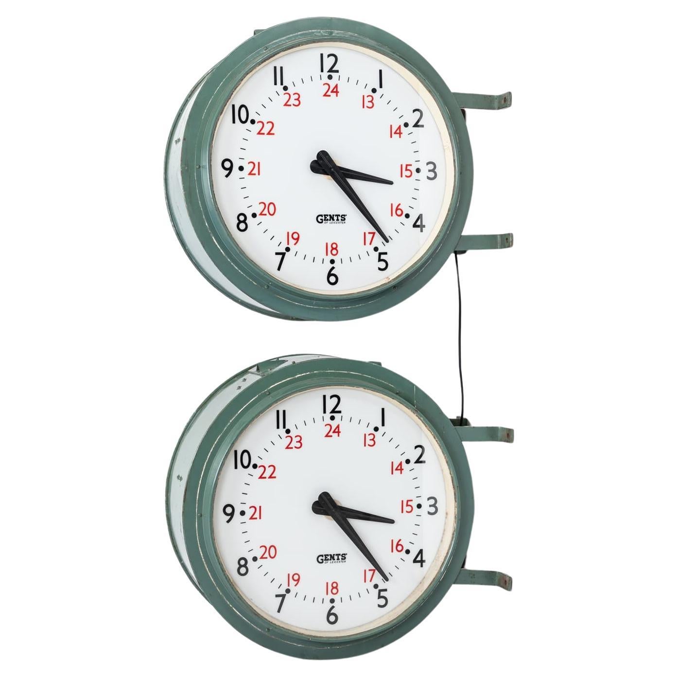 Enorme reloj industrial iluminado de doble cara Gents of Leicester Railway. c1930
