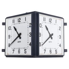 Enorme reloj industrial iluminado de doble cara Gents of Leicester Railway. c1930