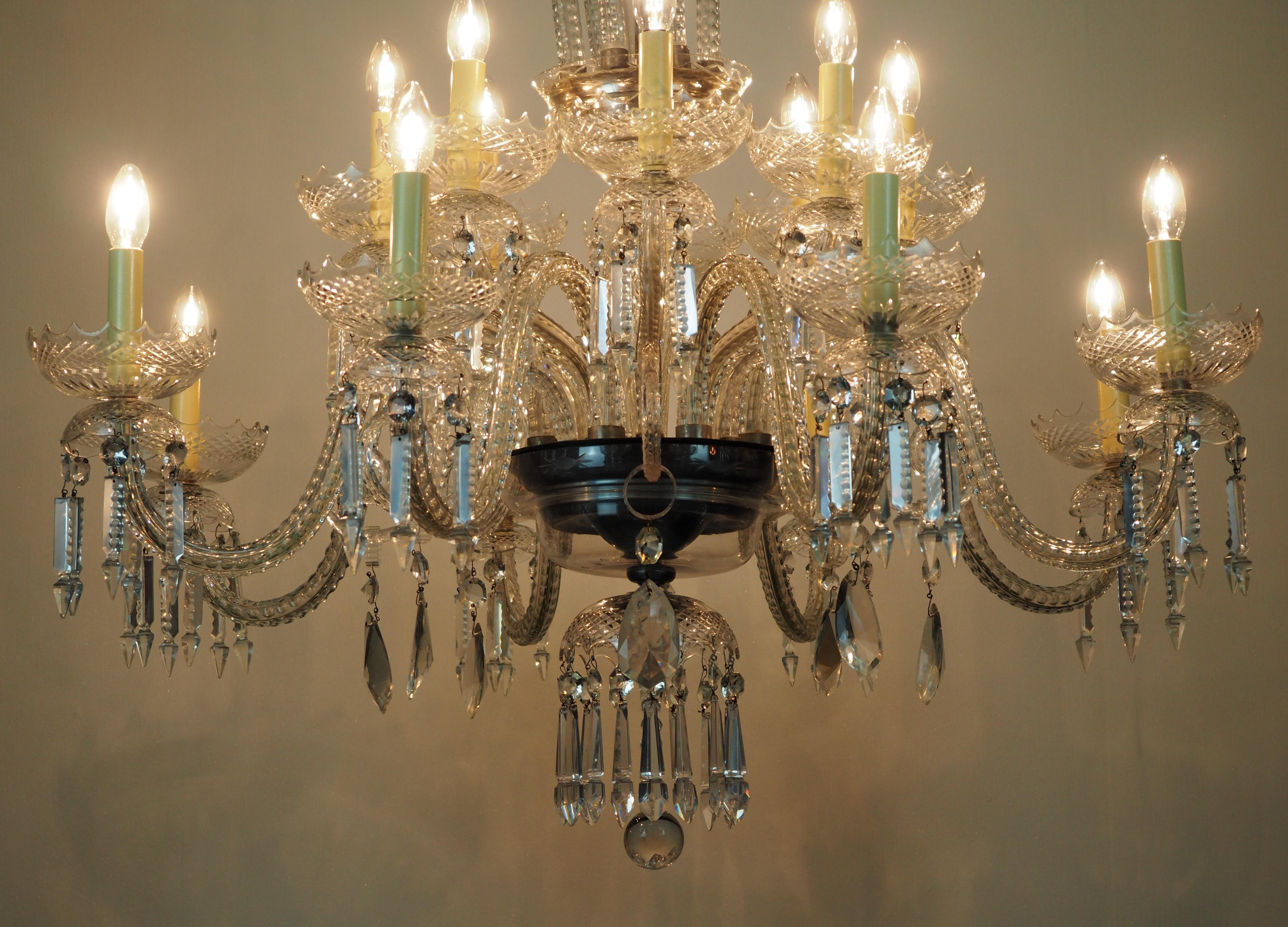 Stupefacente  Lampadario a 16 luci in cristallo di Murano, circa 1920 in vendita 6