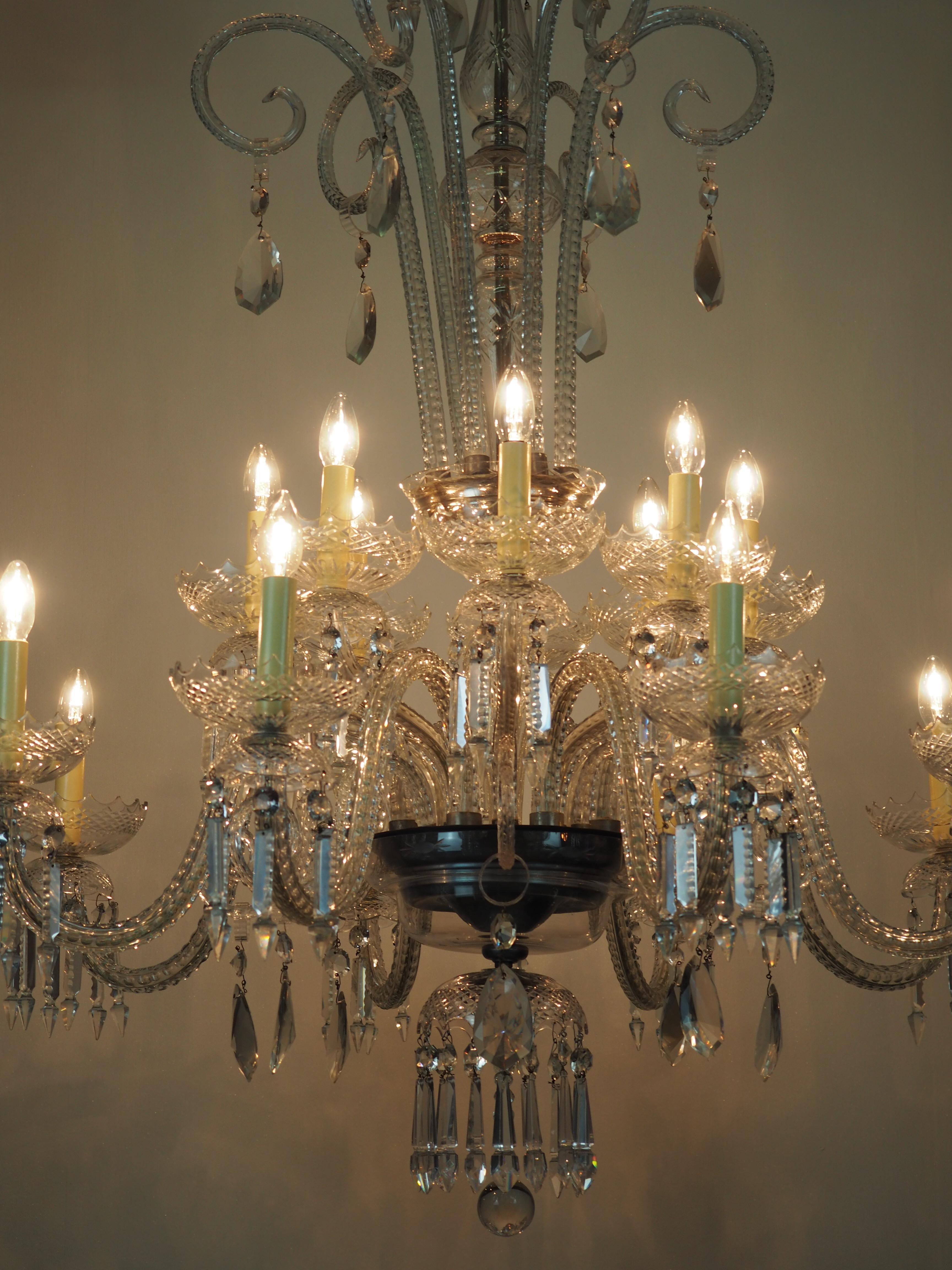 Stupefacente  Lampadario a 16 luci in cristallo di Murano, circa 1920 in vendita 7