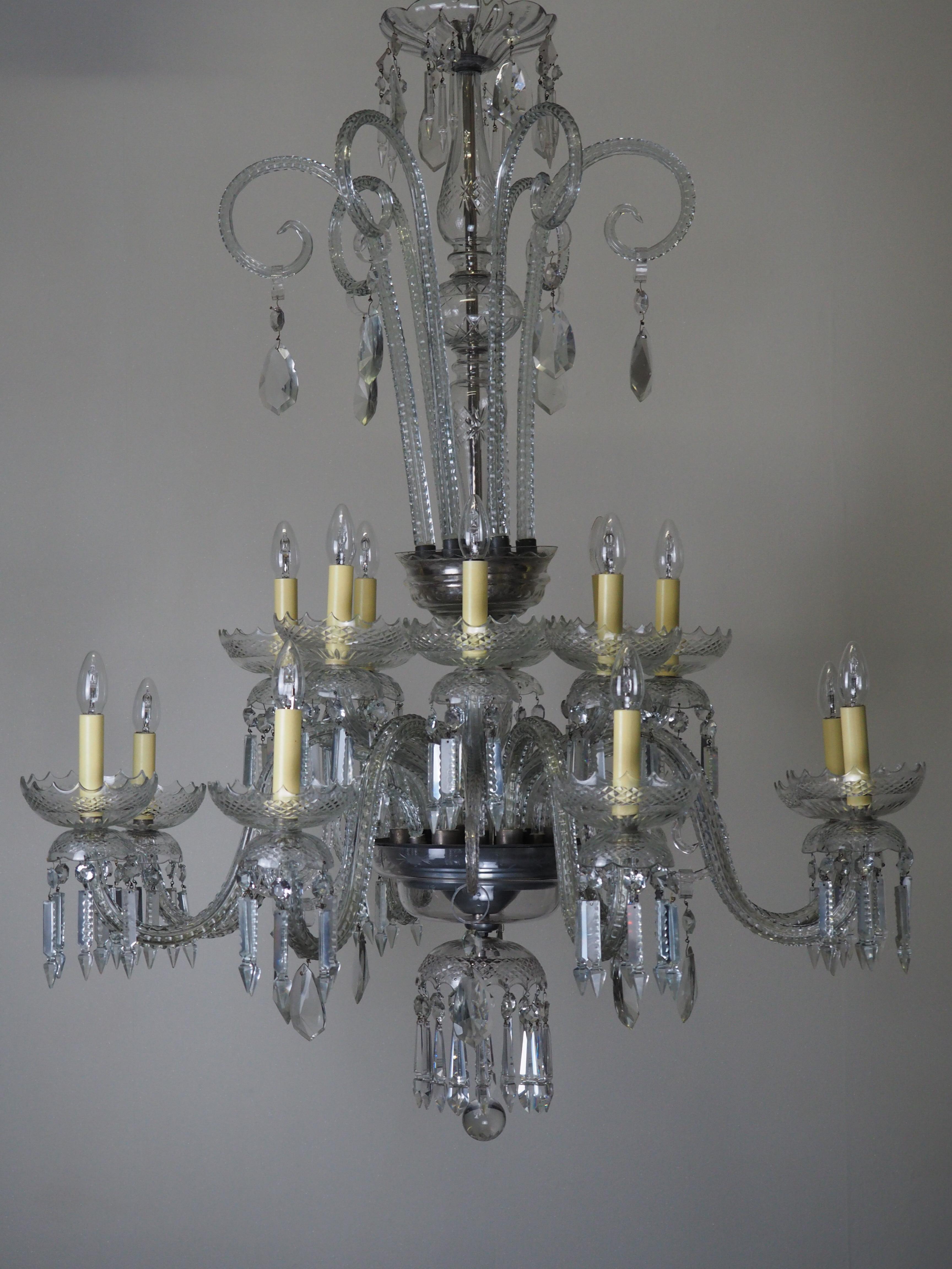 Cristallo Stupefacente  Lampadario a 16 luci in cristallo di Murano, circa 1920 in vendita
