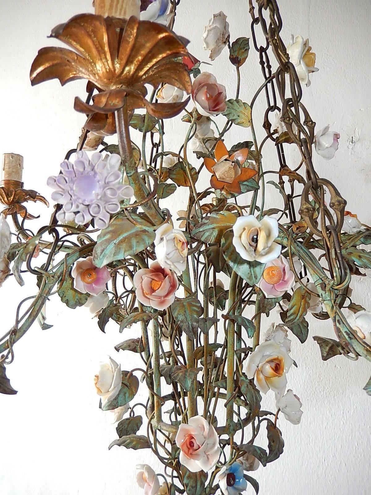 Huge Italian 1870 Tole Polychrome Eight-Light Porcelain Flowers Chandelier 4
