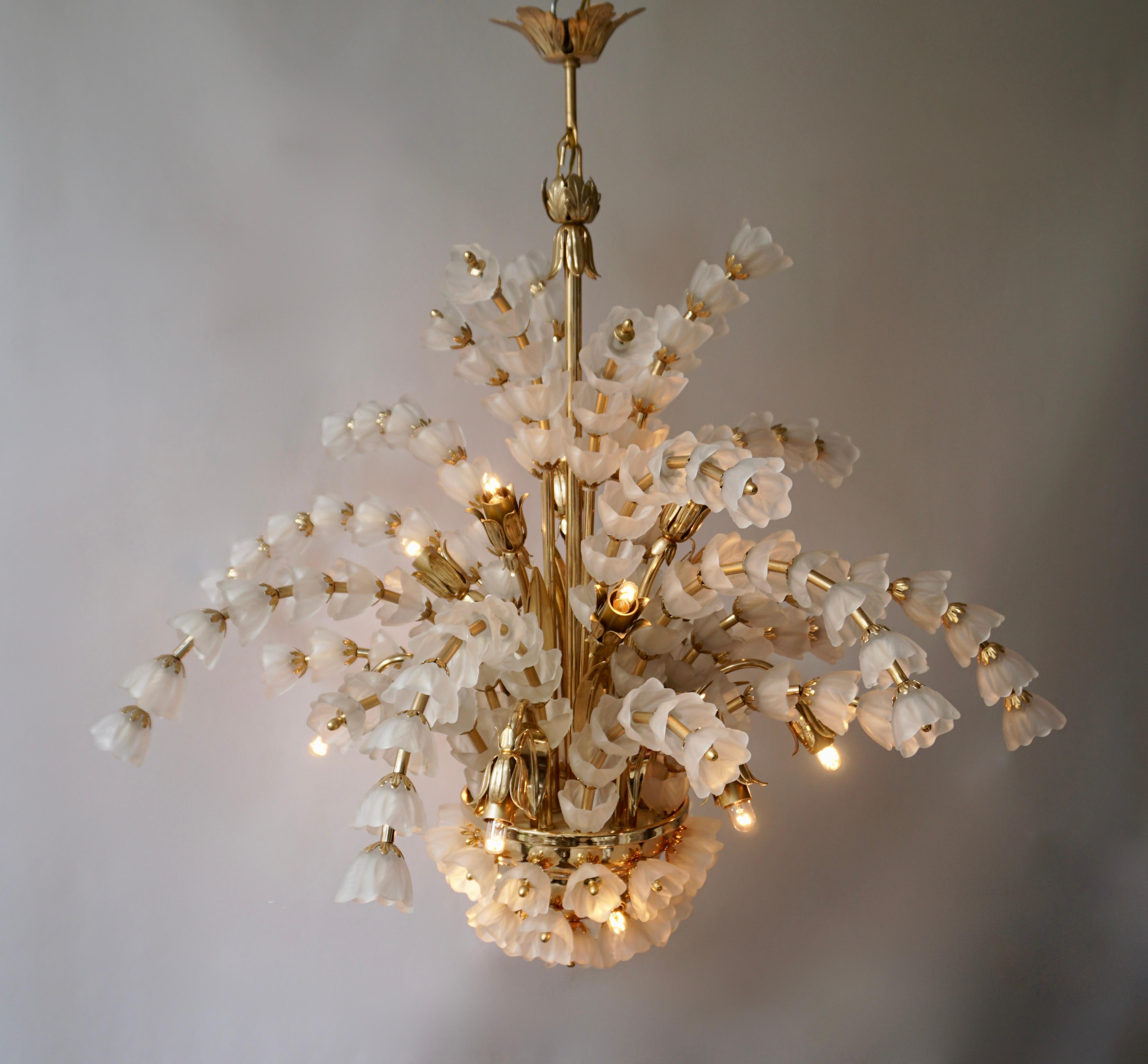 Gilt Huge Italian Chandelier in Brass with 159 Murano Glass Flowers