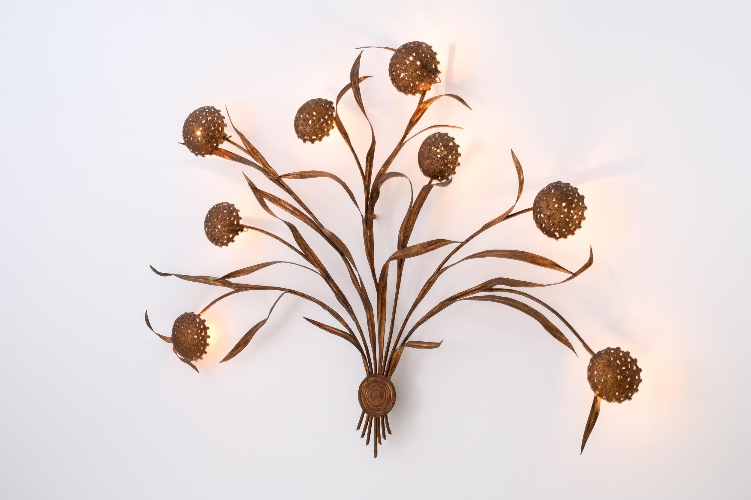 Huge Italian Mid-Century Modern Gilded Wheat leaves Wall Lamp In Good Condition In Rotterdam, NL
