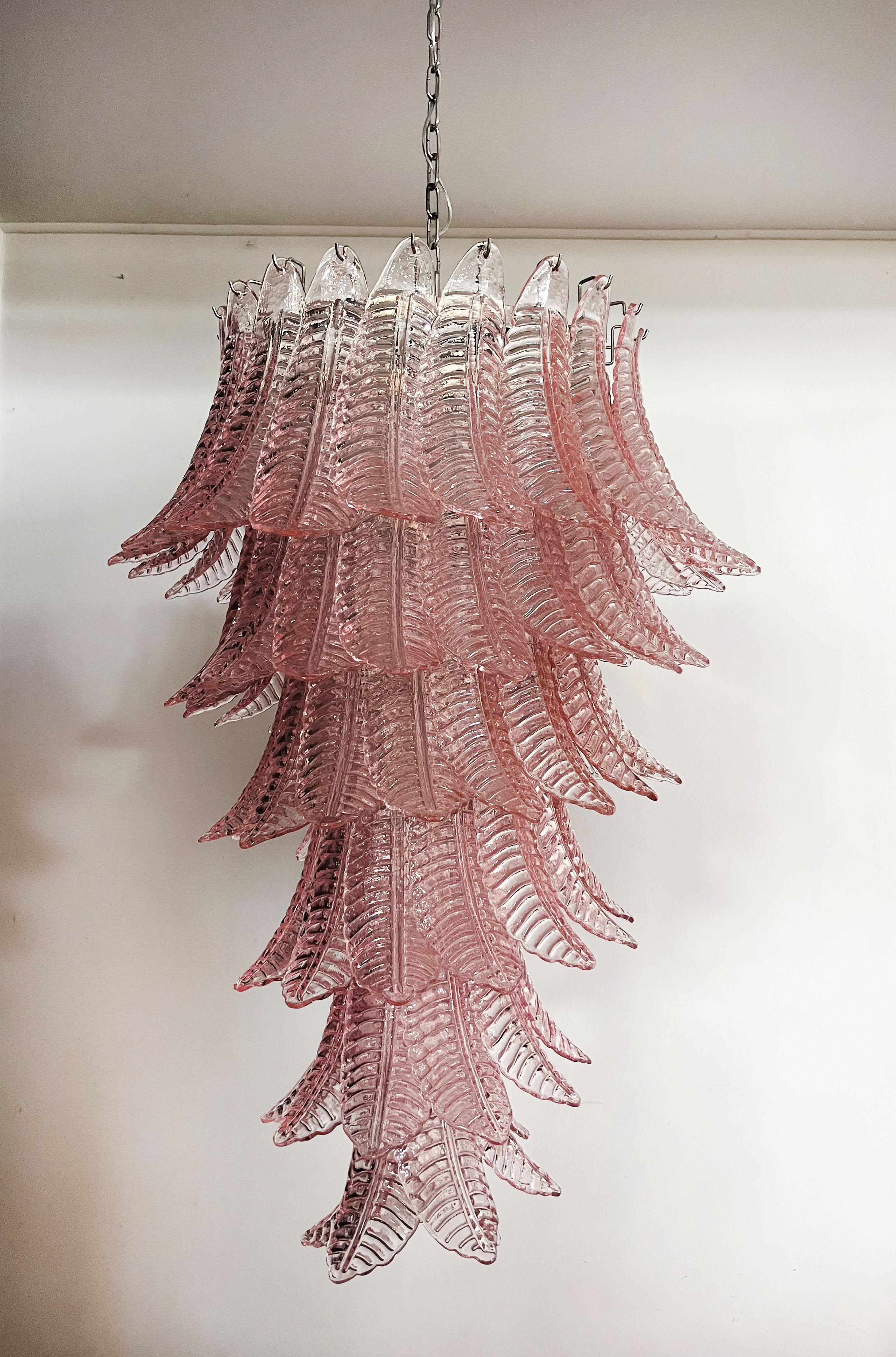 Beautiful and huge Italian Murano Chandelier composed of 83 splendid pink glasses that give a very elegant look. The glasses of this chandelier are real works of art. The glasses descend with a spiral shape.
Dimensions: 71.70 inches (185 cm) height