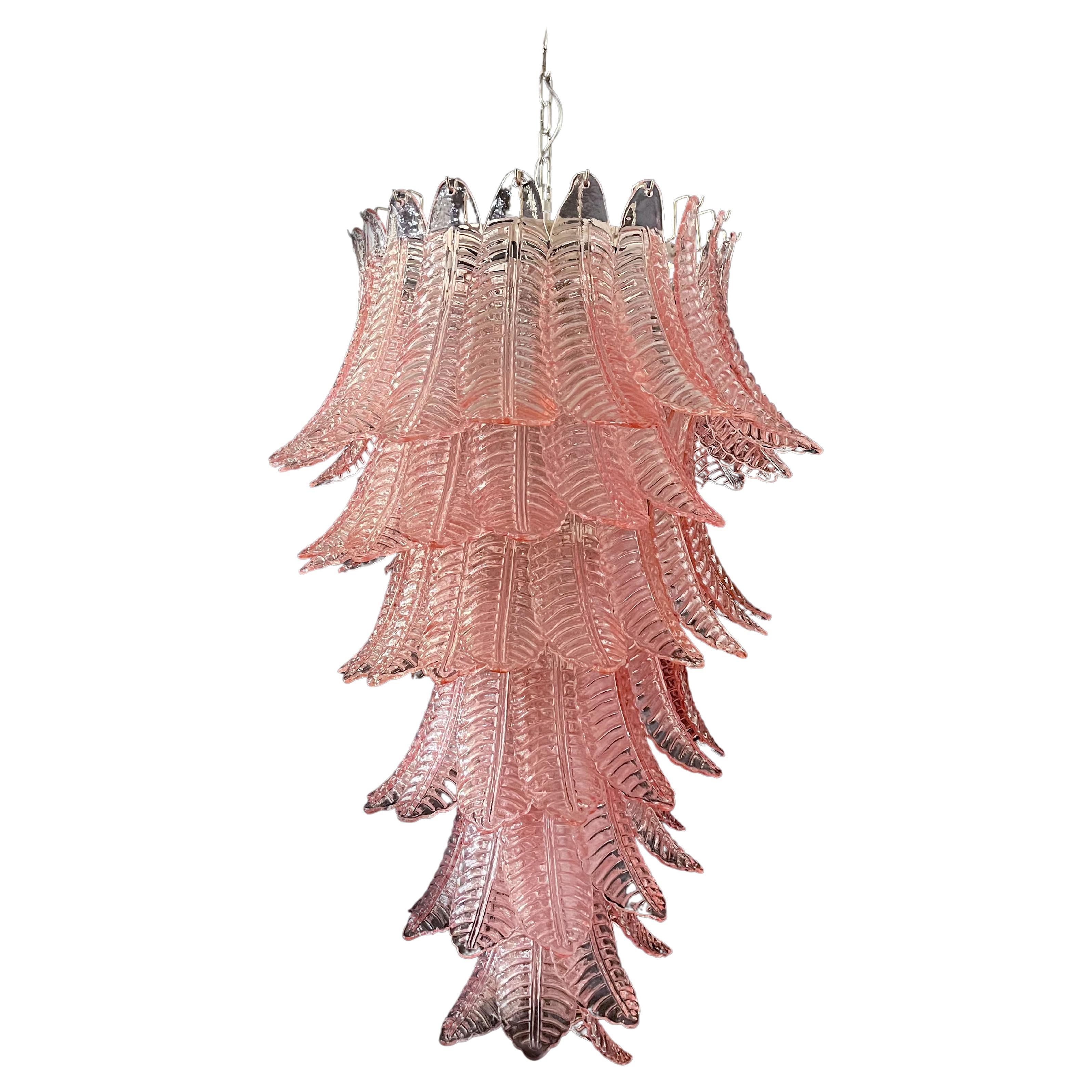 Riesiger italienischer Murano-Flammen-Kronleuchter aus Felci-Glas - 83 rosa Gläser