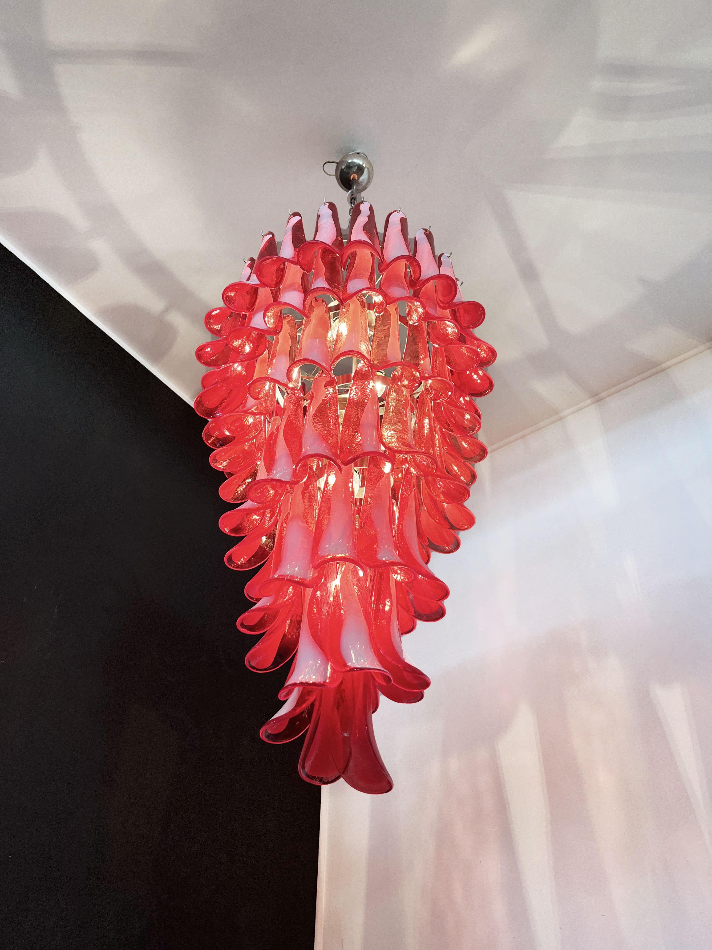 Huge Italian Murano Glass Spiral Chandelier, 83 Pink Glass Petals For Sale 10
