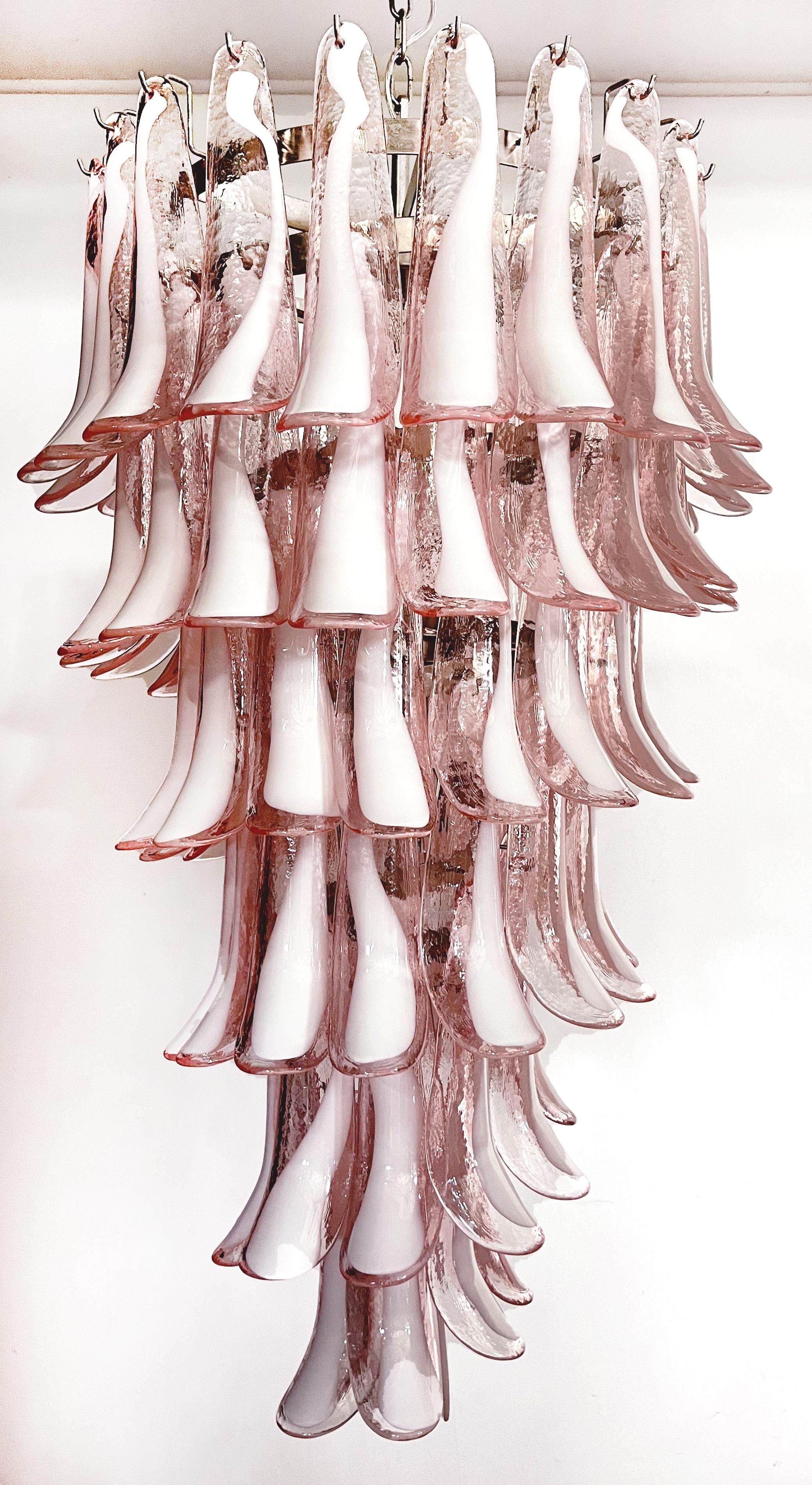 Huge Italian Murano Glass Spiral Chandeliers, 83 Pink Glass Petals In Good Condition For Sale In Budapest, HU