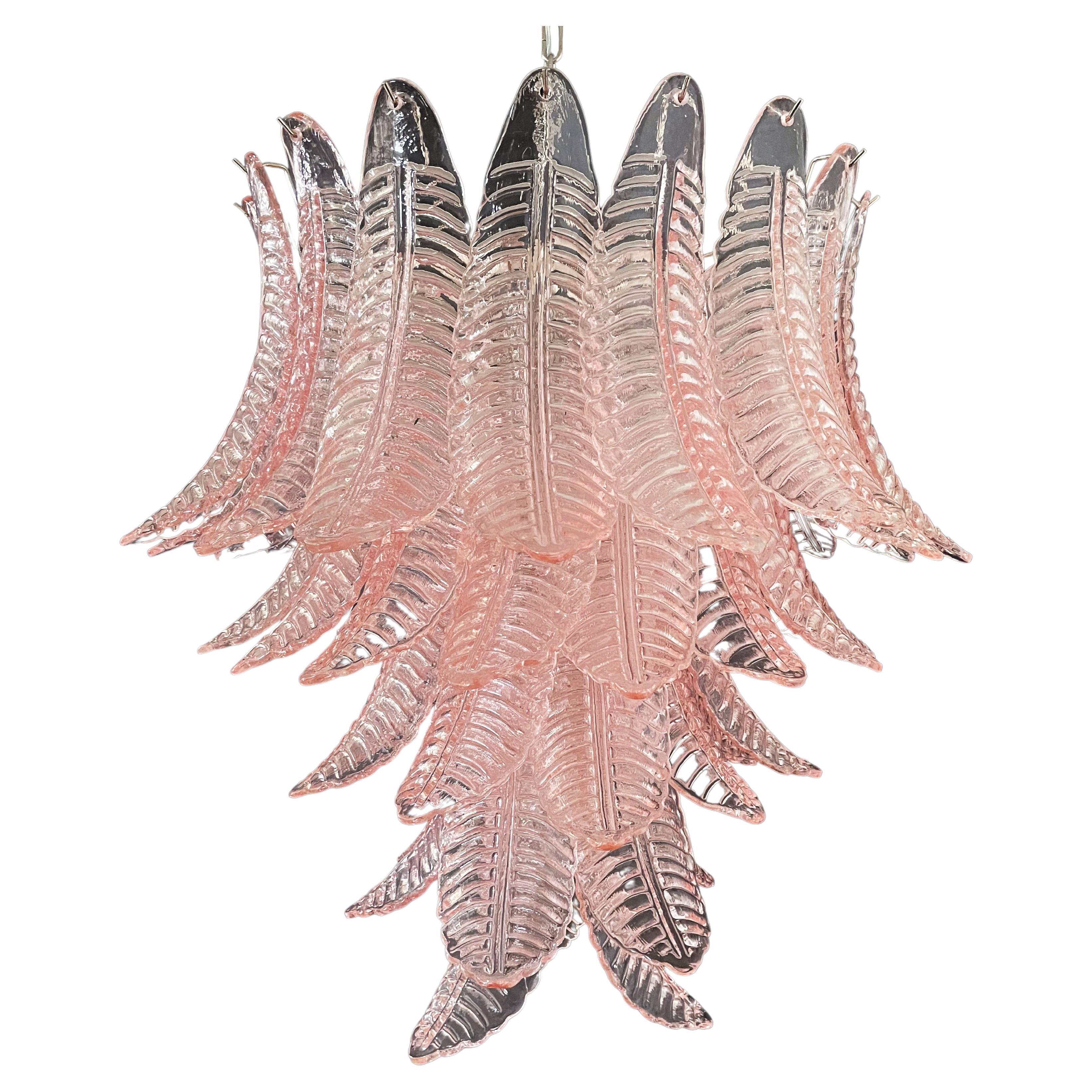 Grand lustre italien en verre de Murano à six niveaux en feutre rose en vente