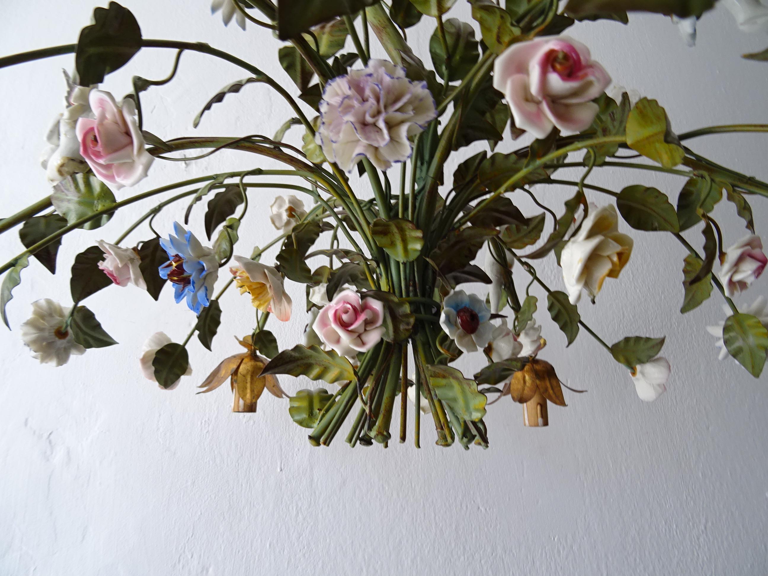 Huge Italian Tole Porcelain Flowers & Cherubs Polychrome Chandelier, circa 1870 4