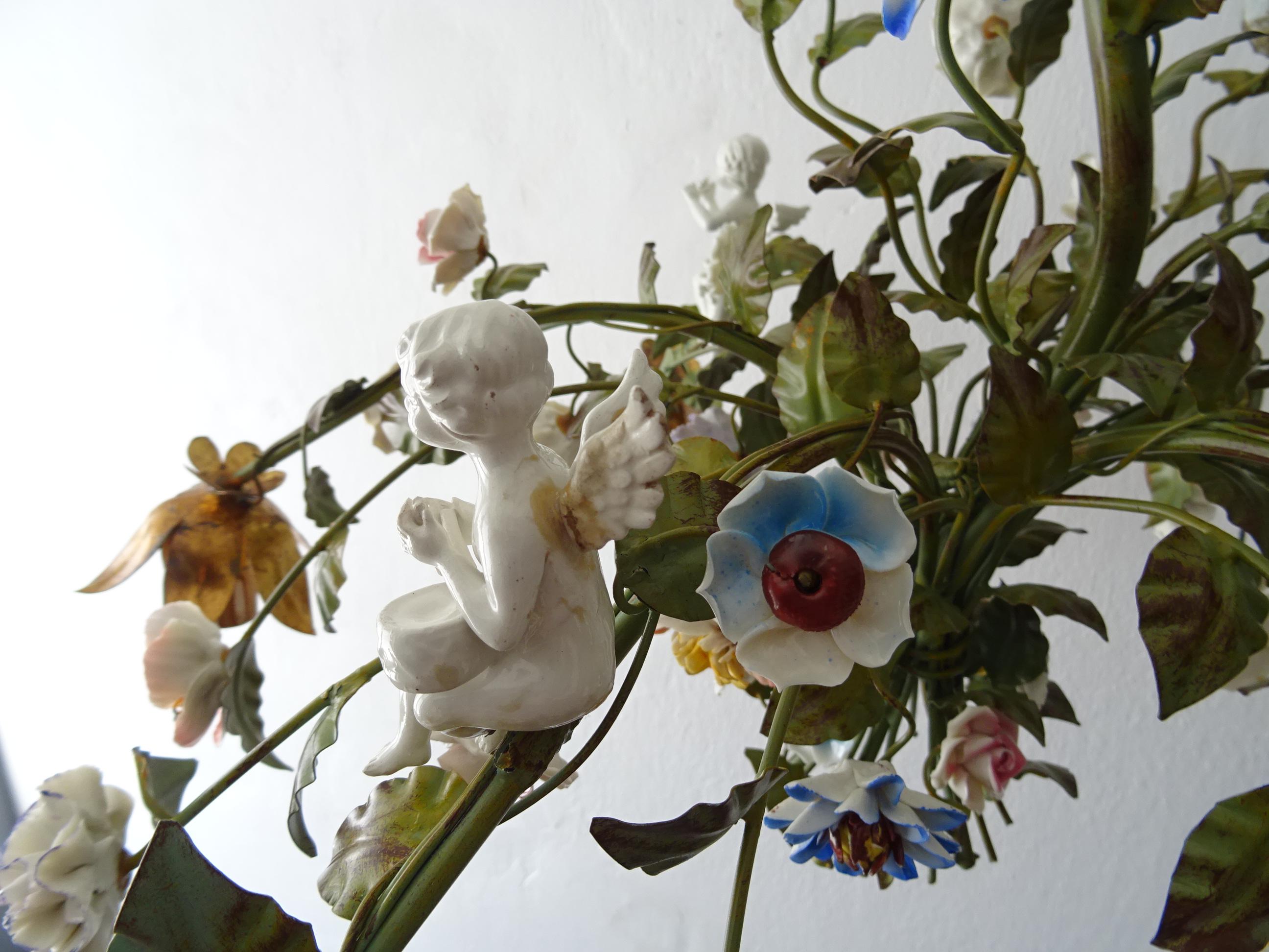 Huge Italian Tole Porcelain Flowers & Cherubs Polychrome Chandelier, circa 1870 5