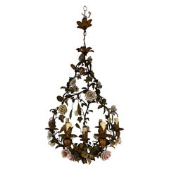 Grand lustre italien polychrome à fleurs en porcelaine de Tole, circa 1870, rare 1 sur 2