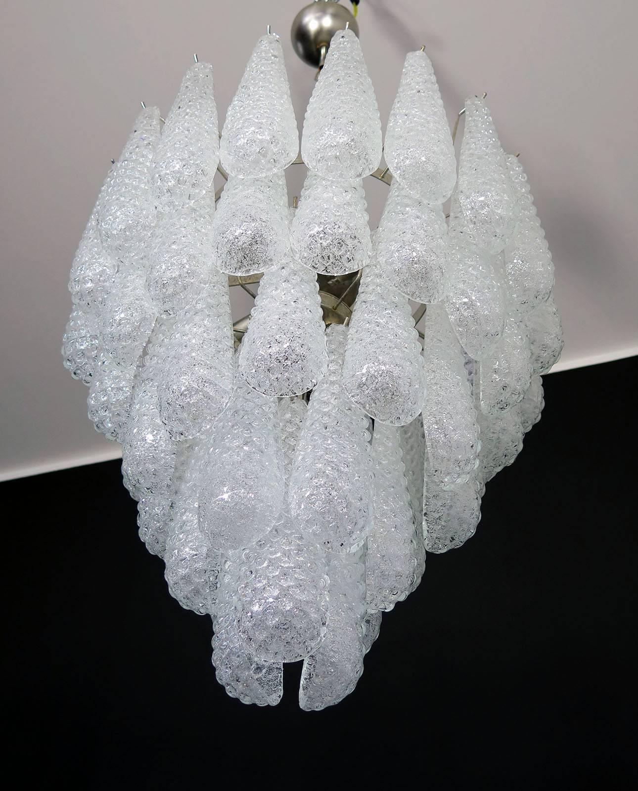 Huge Italian Vintage Murano Chandelier, 52 Glass Petals Drop In Excellent Condition In Gaiarine Frazione Francenigo (TV), IT