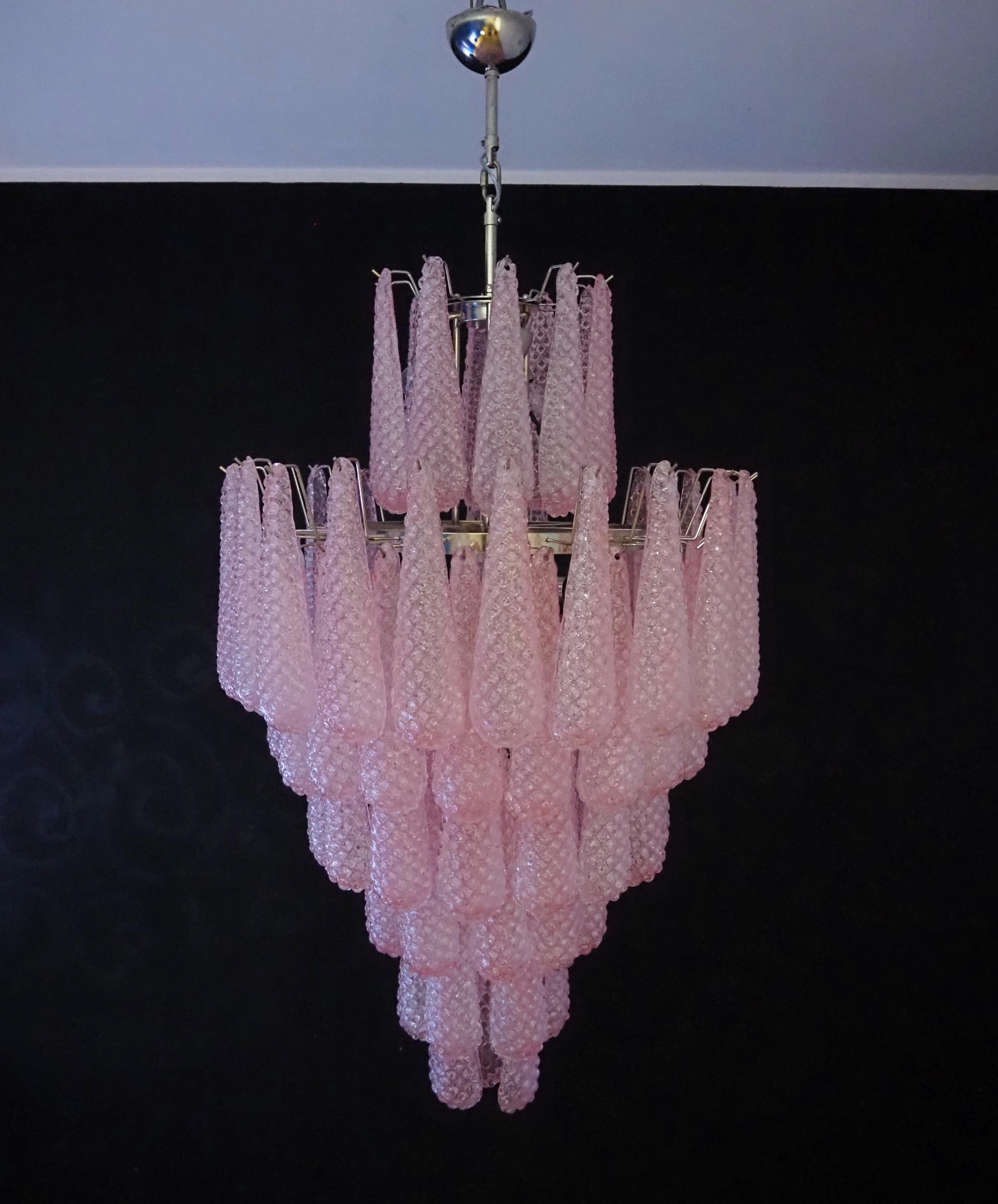 Huge Italian vintage Murano glass chandelier - 85 glass PINK petals drop For Sale 4