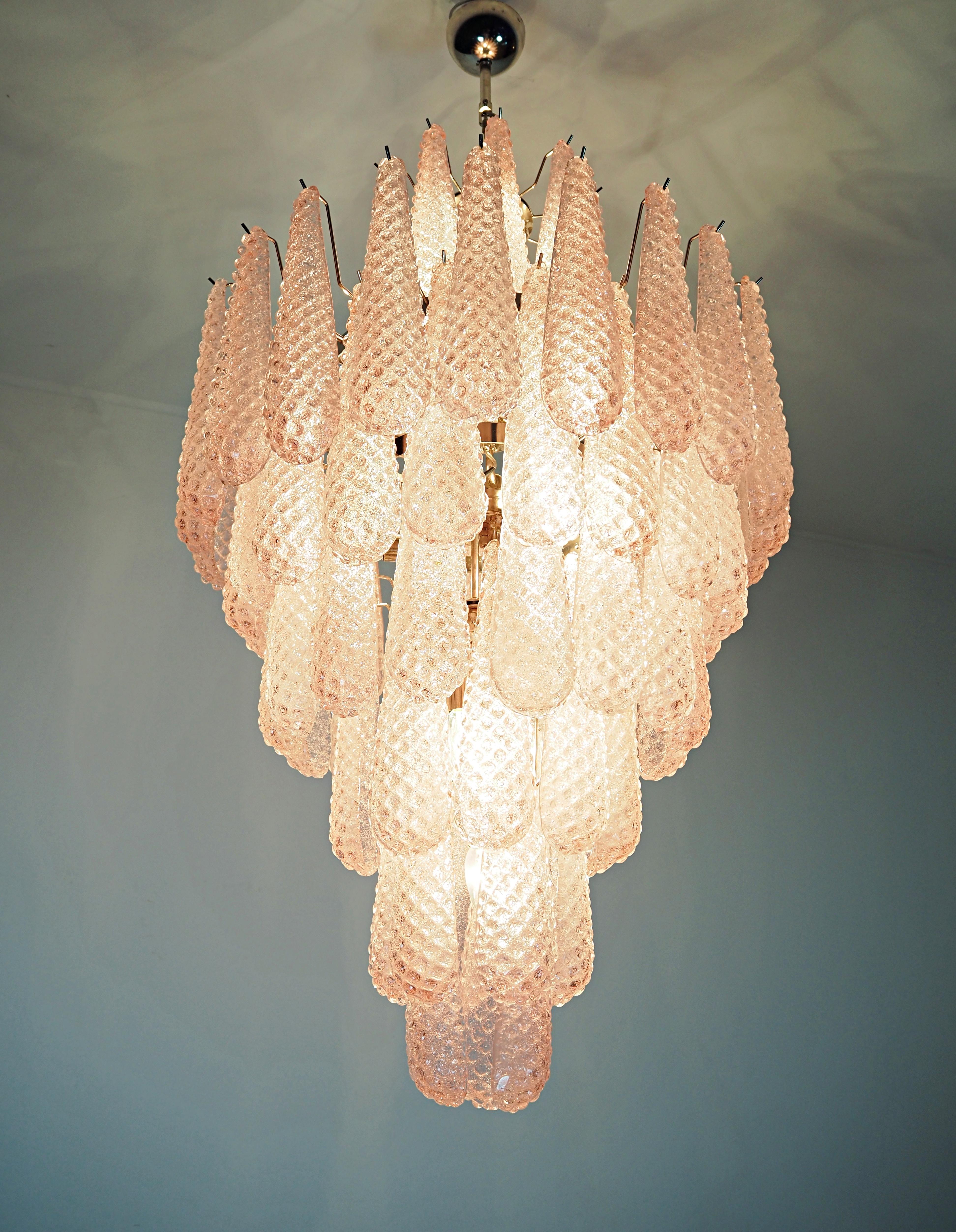 Huge Italian vintage Murano glass chandelier - 85 glass PINK petals drop For Sale 1