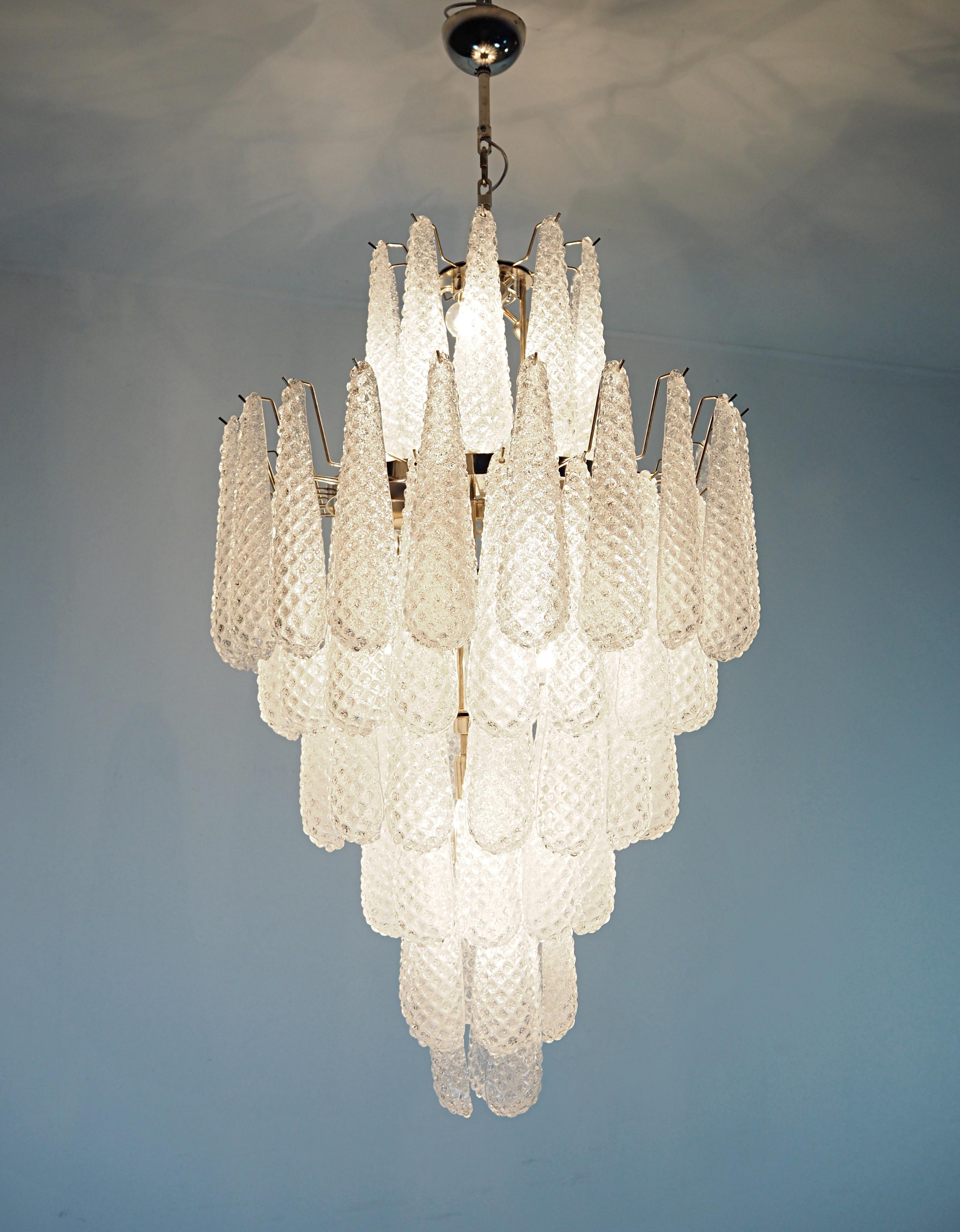 Huge Italian vintage Murano glass chandelier - 85 glass transparent petals drop For Sale 5