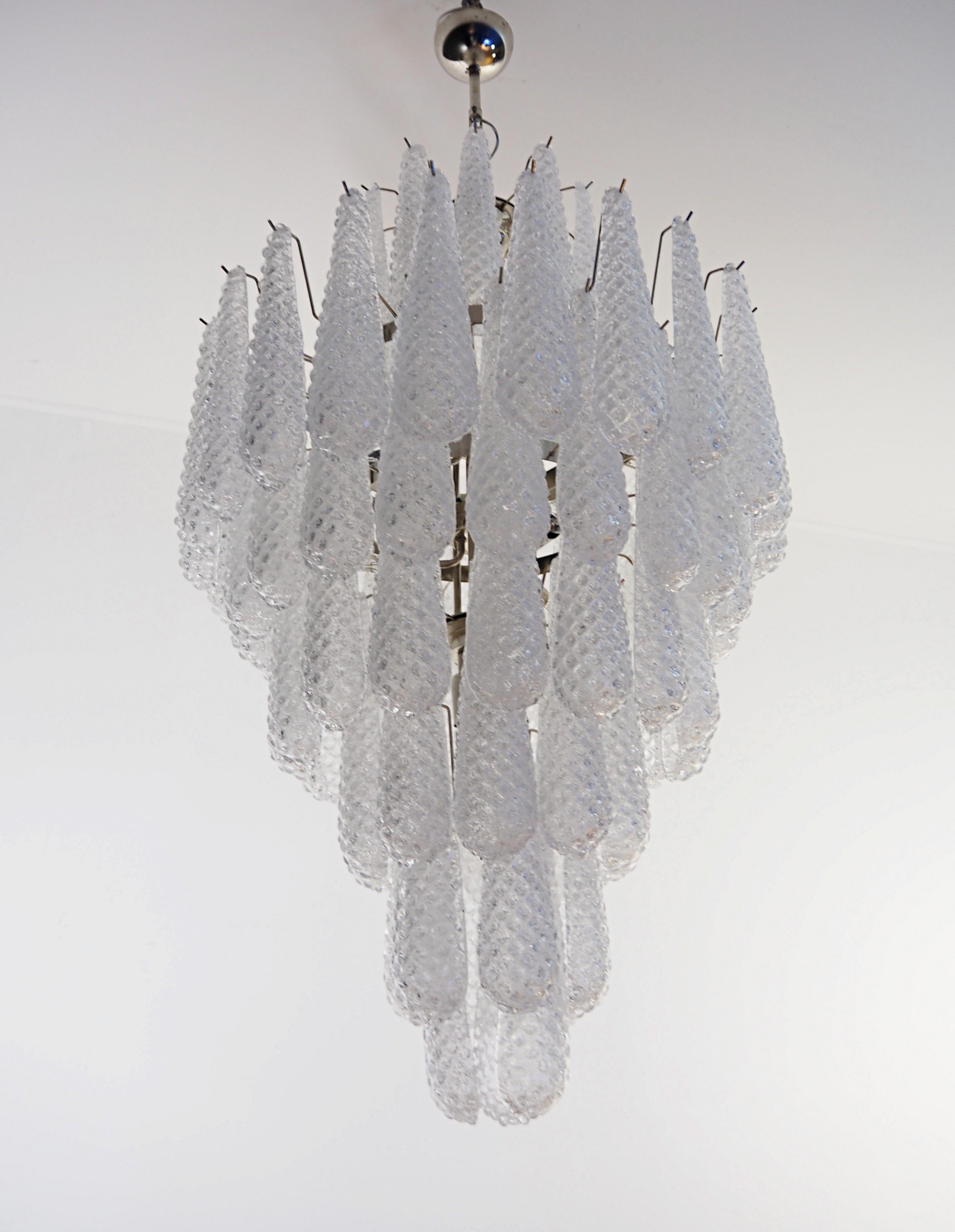 Huge Italian vintage Murano glass chandelier - 85 glass transparent petals drop For Sale 10