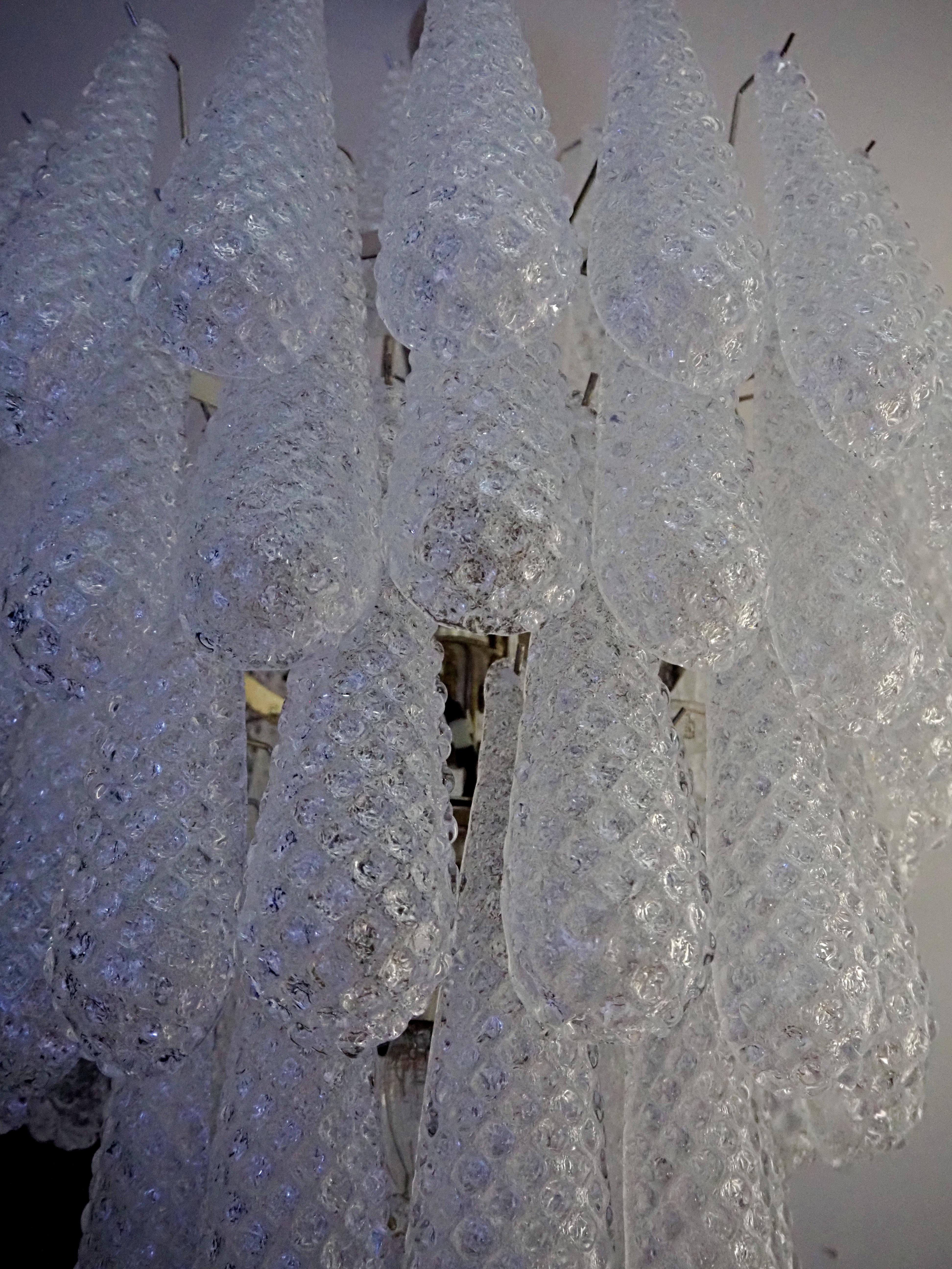 Huge Italian vintage Murano glass chandelier - 85 glass transparent petals drop For Sale 11