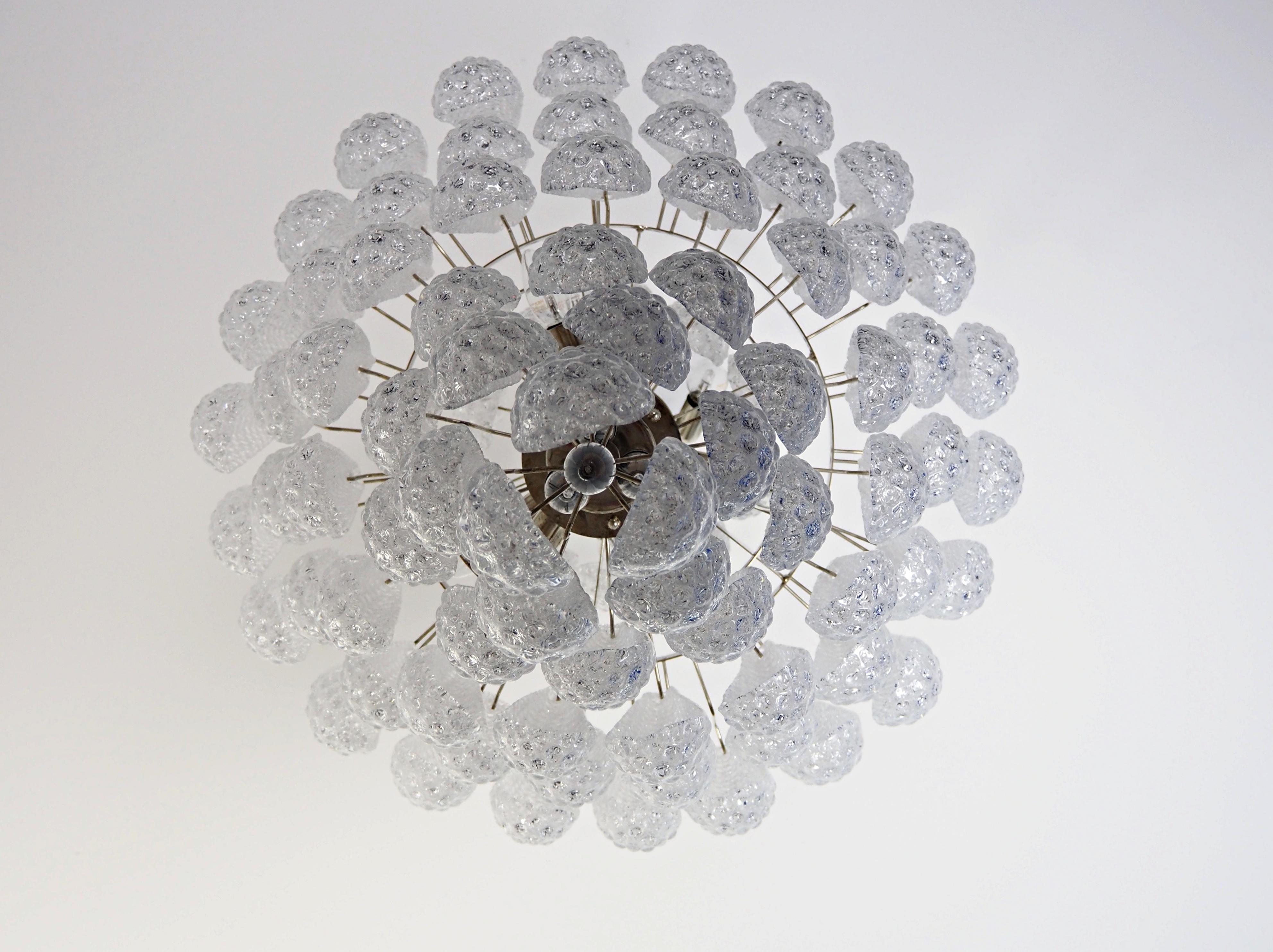 Huge Italian vintage Murano glass chandelier - 85 glass transparent petals drop For Sale 12
