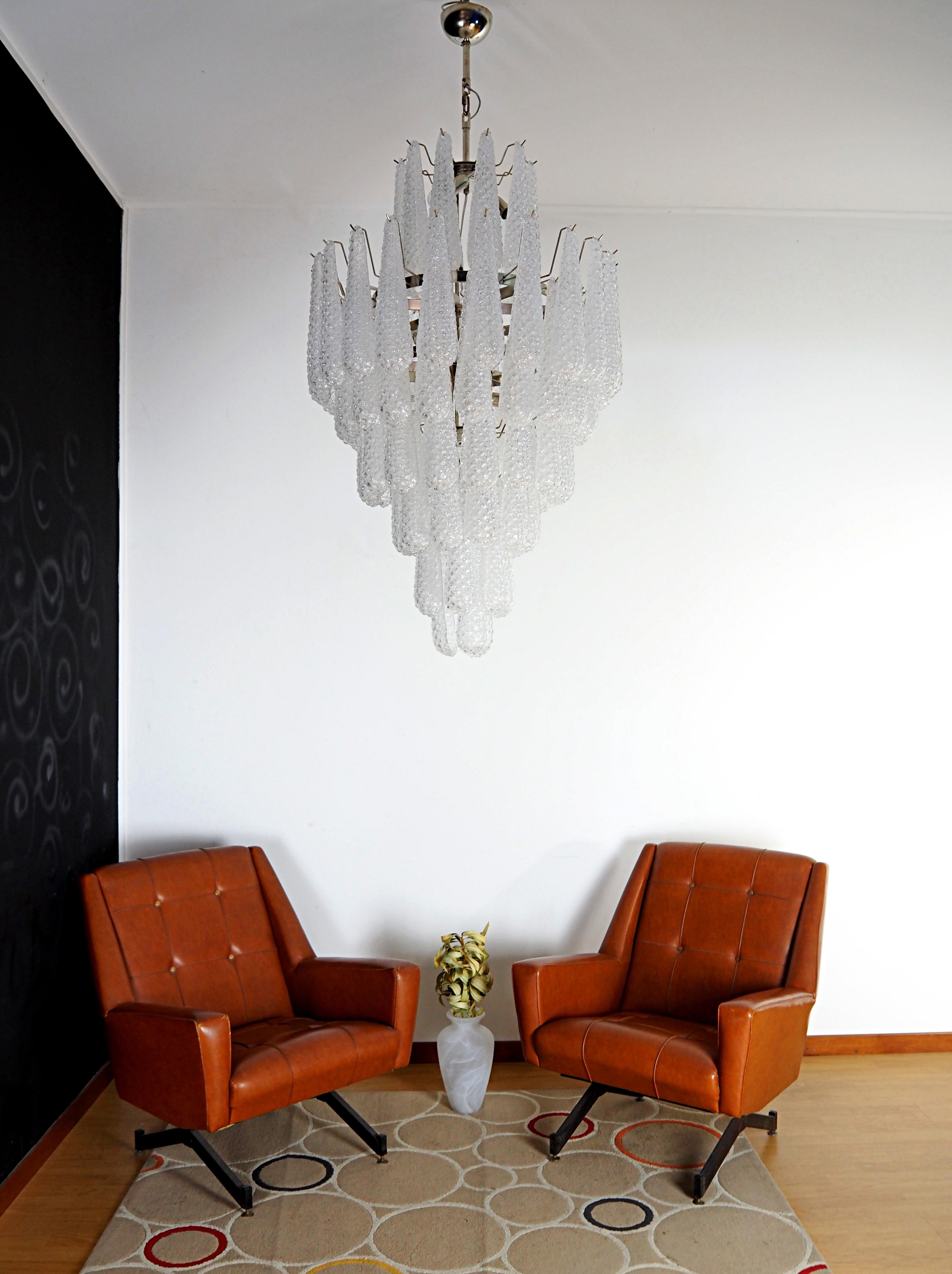 Mid-Century Modern Huge Italian vintage Murano glass chandelier - 85 glass transparent petals drop For Sale