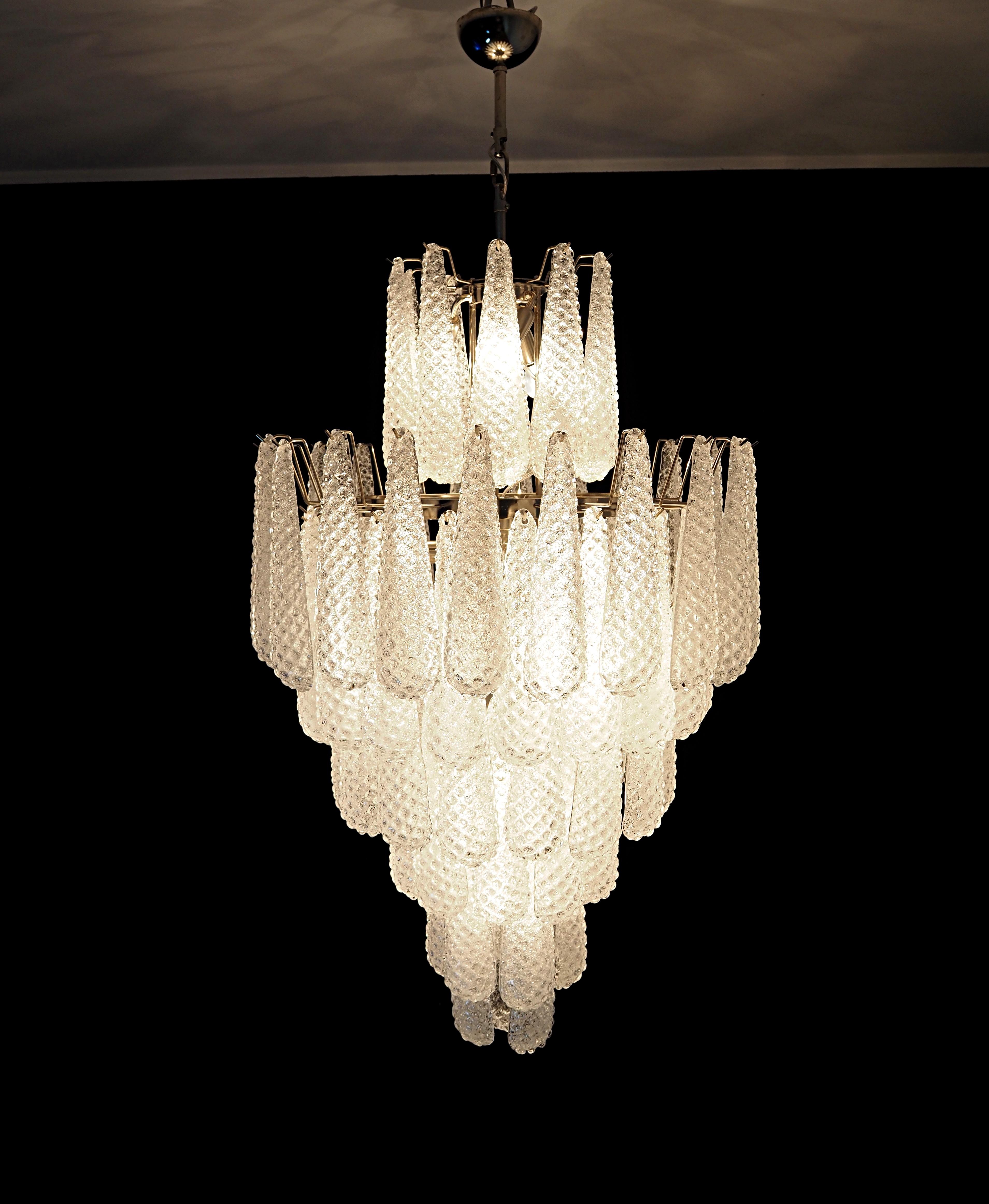 Huge Italian vintage Murano glass chandelier - 85 glass transparent petals drop For Sale 2