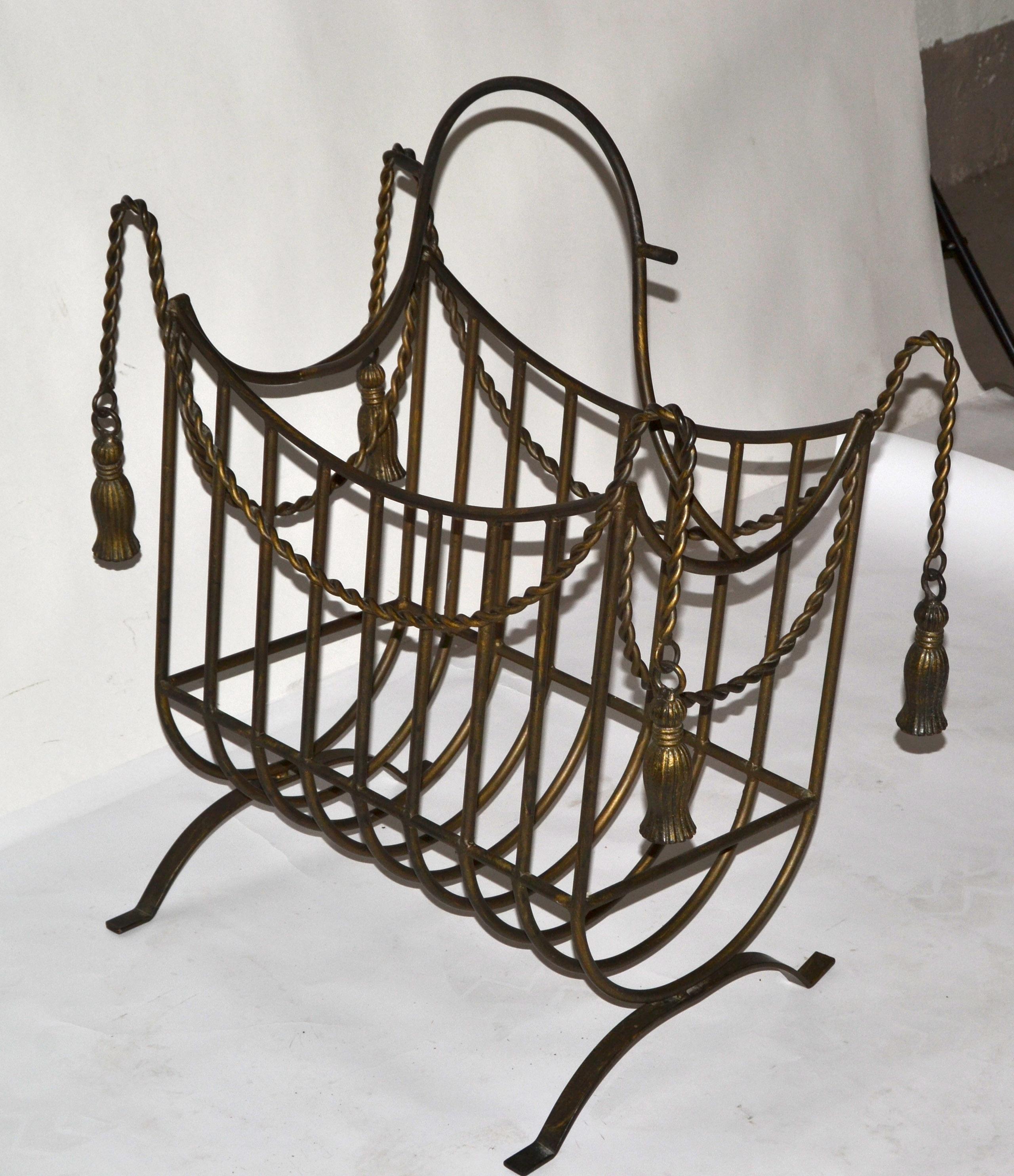 Huge Italian Wrought Iron Braided Rope Tassel Design Magazine Rack Jansen Style In Good Condition For Sale In Miami, FL