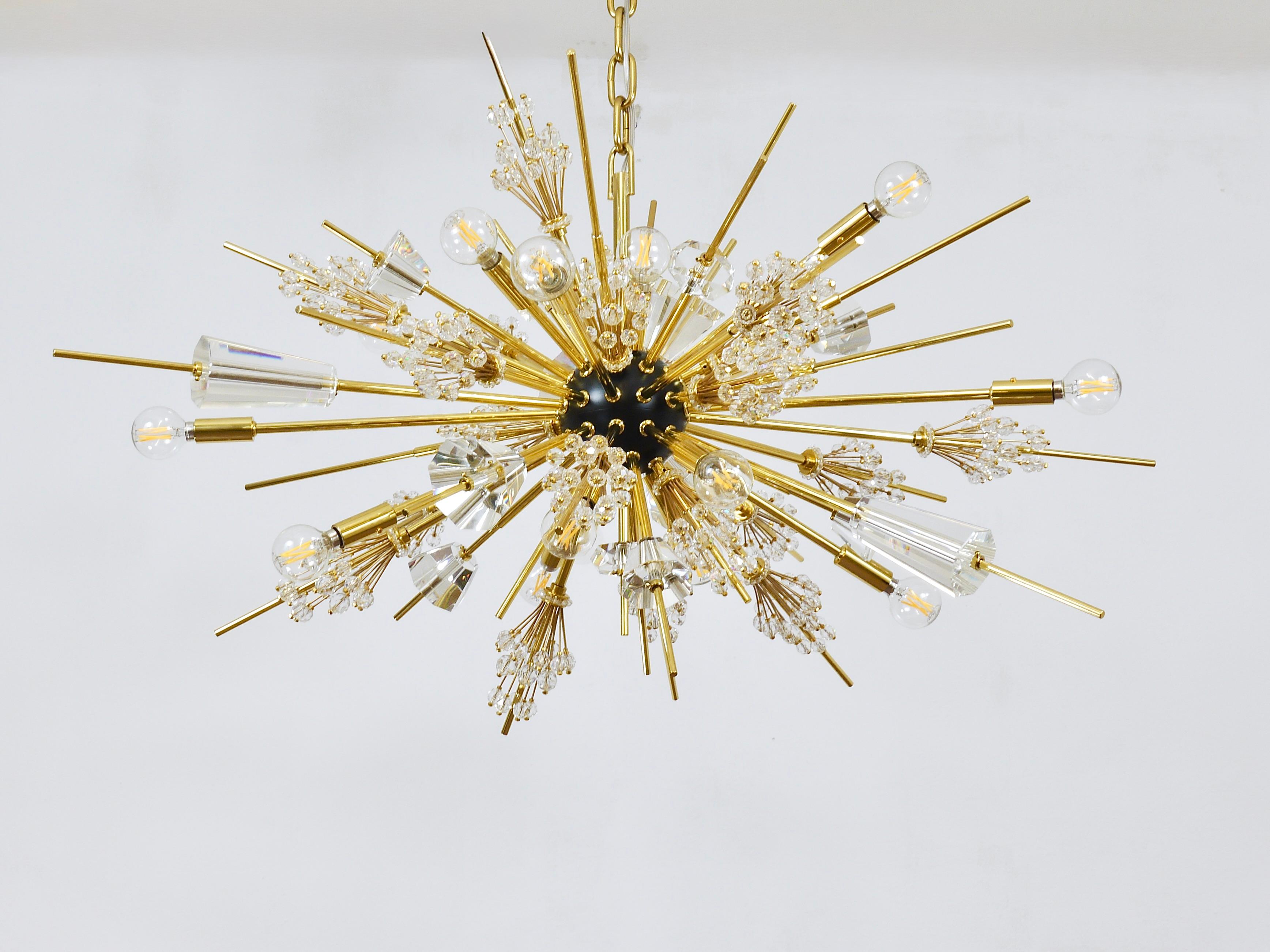 I.L.A. Lobmeyr Metropolitan Opera Sputnik Cristal Brass Met Chandelier Vienne en vente 2