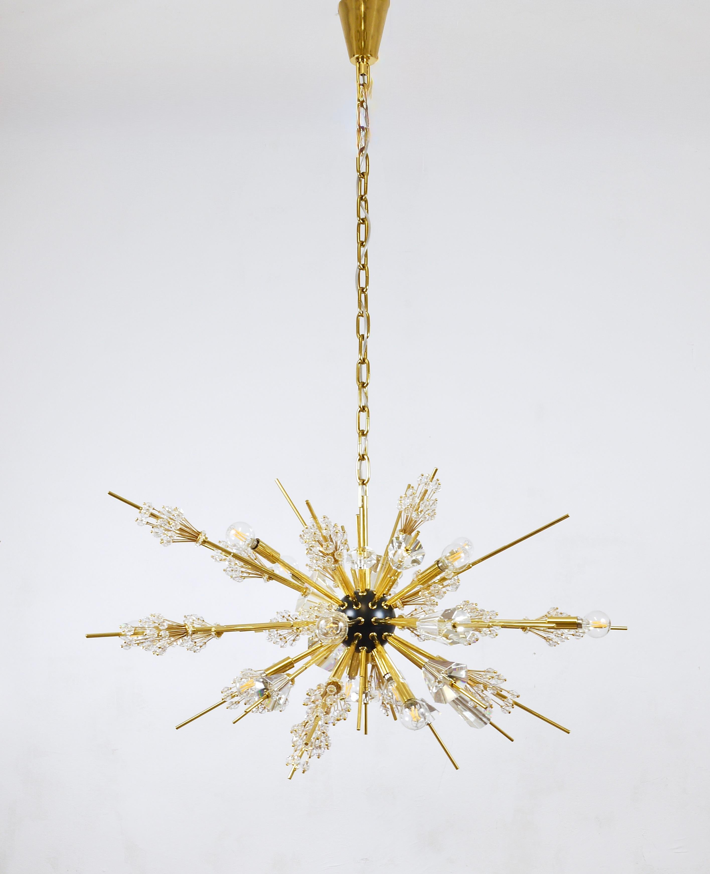 Facetté I.L.A. Lobmeyr Metropolitan Opera Sputnik Cristal Brass Met Chandelier Vienne en vente