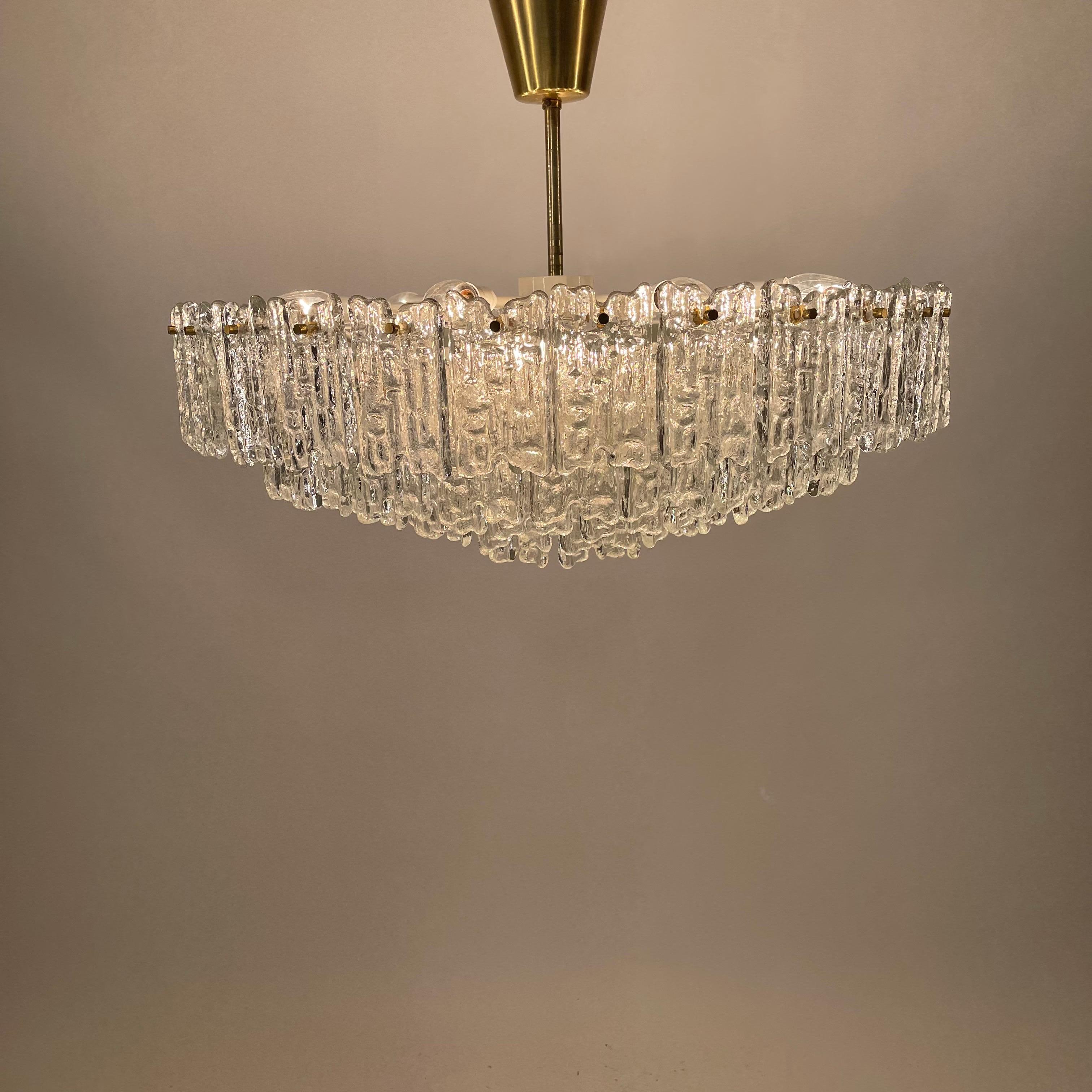 Huge J.T. Kalmar Chandelier Ripple Glass, Austria 1960s For Sale 1