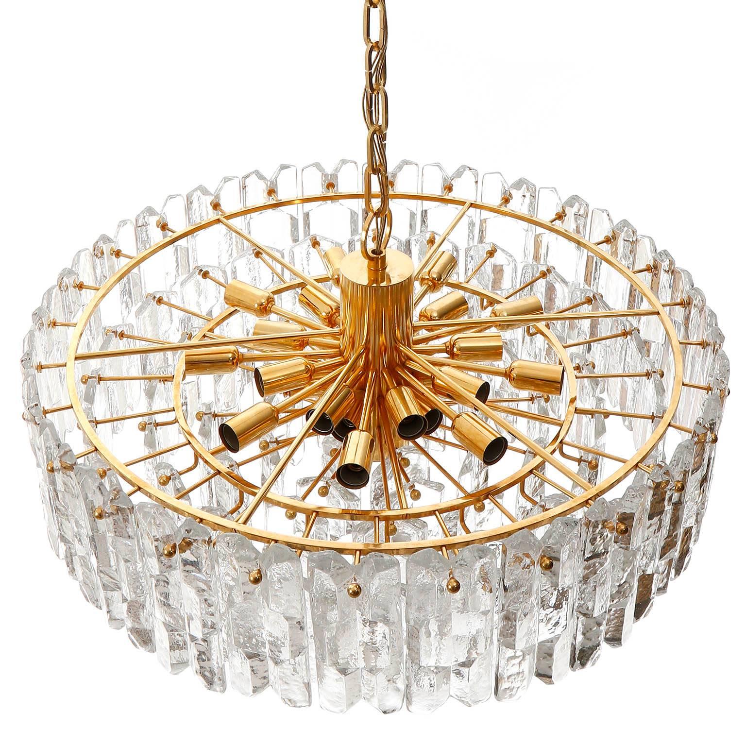 Huge Kalmar Chandelier Pendant Light 'Palazzo', Gilt Brass Glass, Austria, 1970 In Excellent Condition In Hausmannstätten, AT