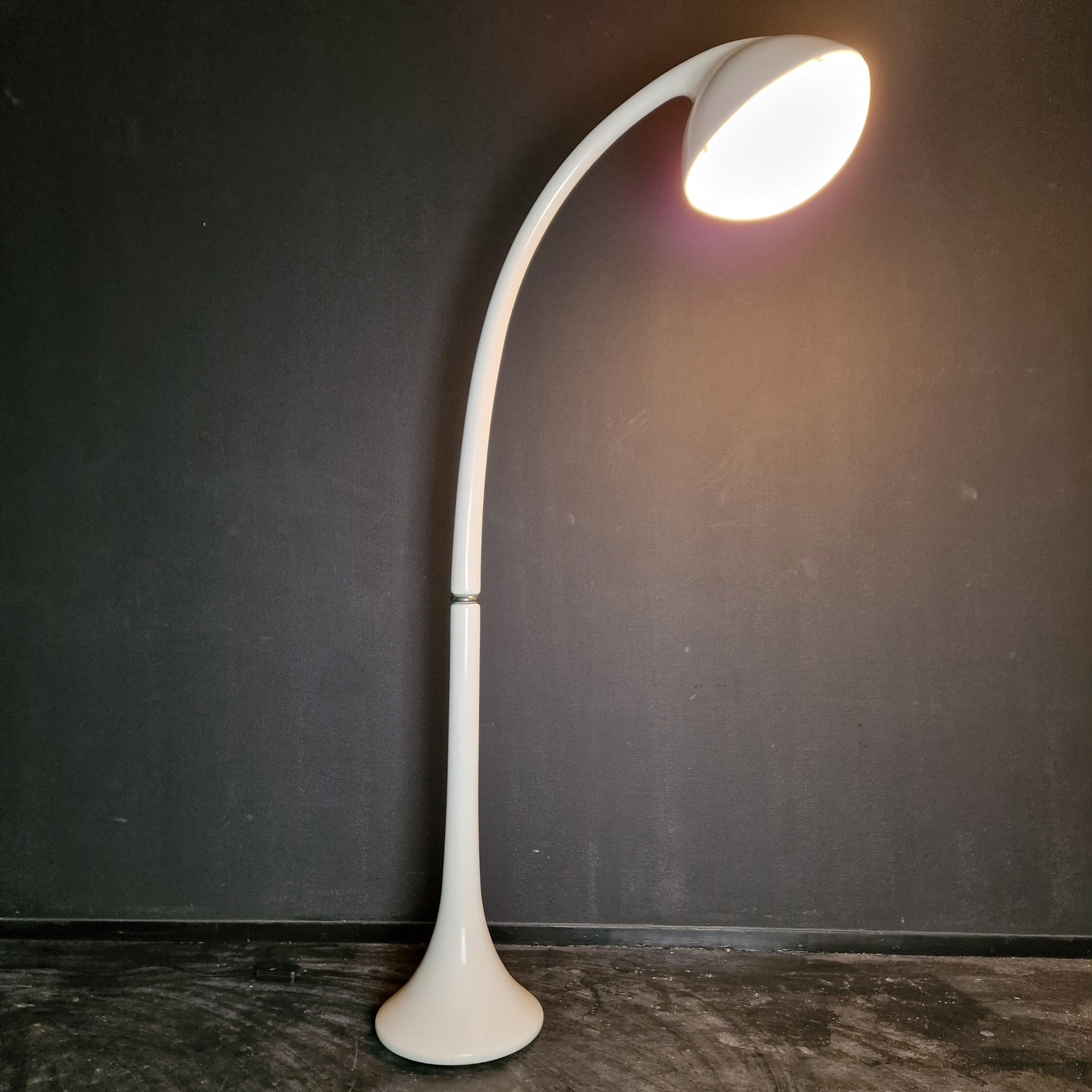 Große Stehlampe „Lampione“ von Fabio Lenci für Guzzini, Italien, 1970er Jahre (Moderne der Mitte des Jahrhunderts) im Angebot