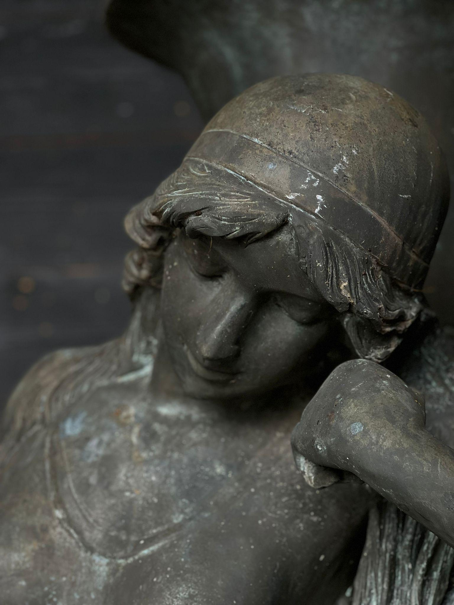 Riesiger lebensgroßer französischer Bronzebrunnen  im Angebot 8