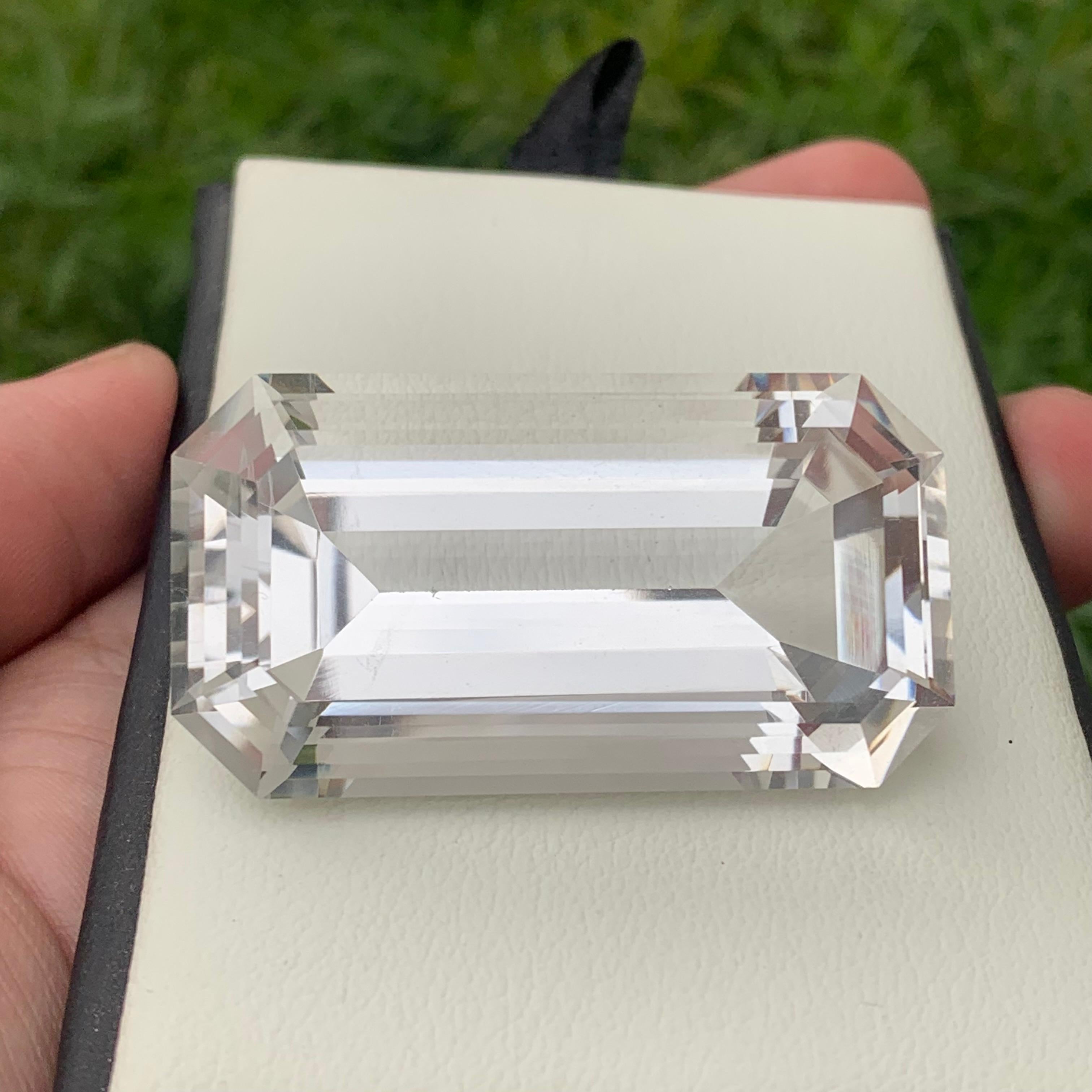 Grand quartz de cristal naturel transparent non serti de 141.10 carats pour la fabrication de bijoux en vente 5