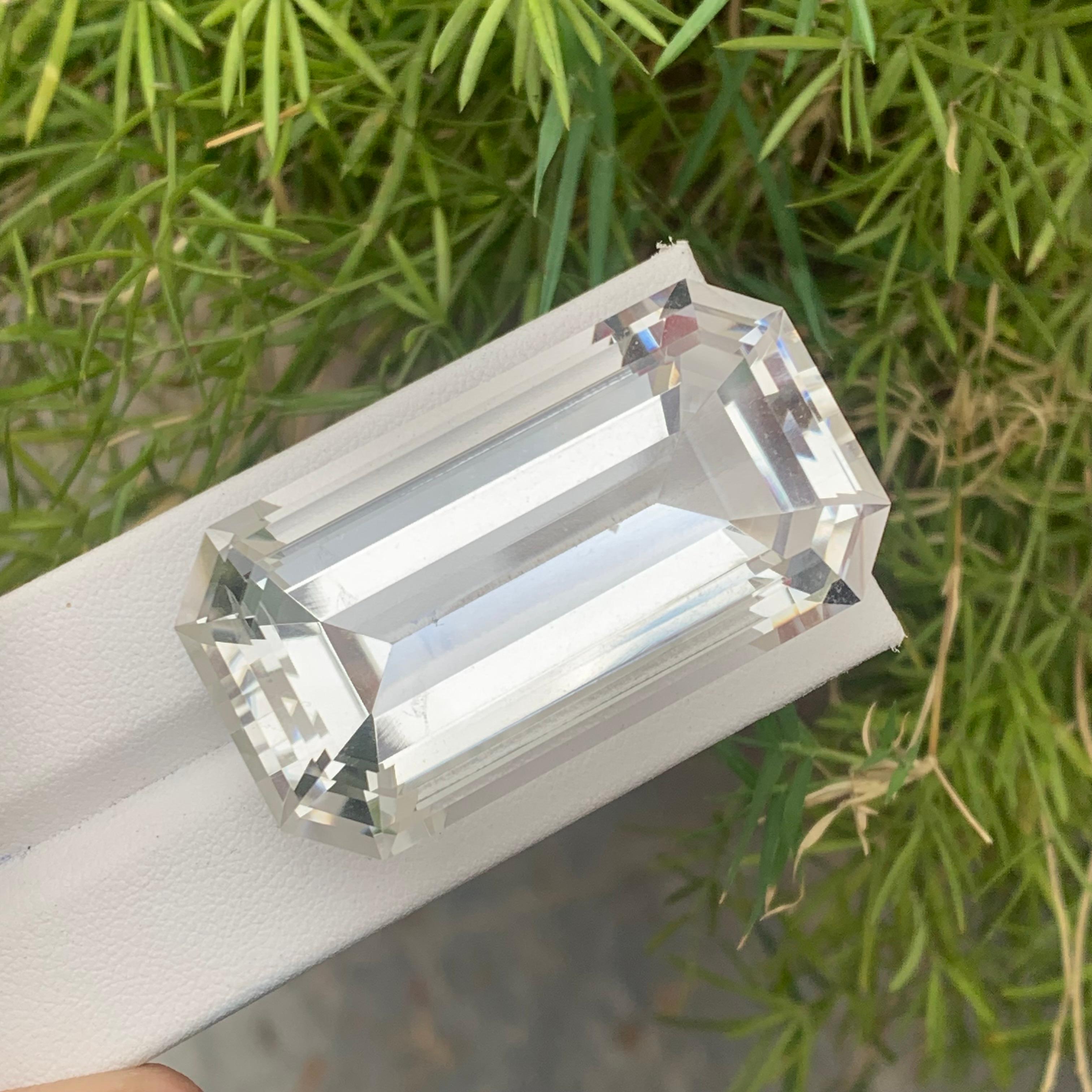 Grand quartz de cristal naturel transparent non serti de 141.10 carats pour la fabrication de bijoux en vente 7