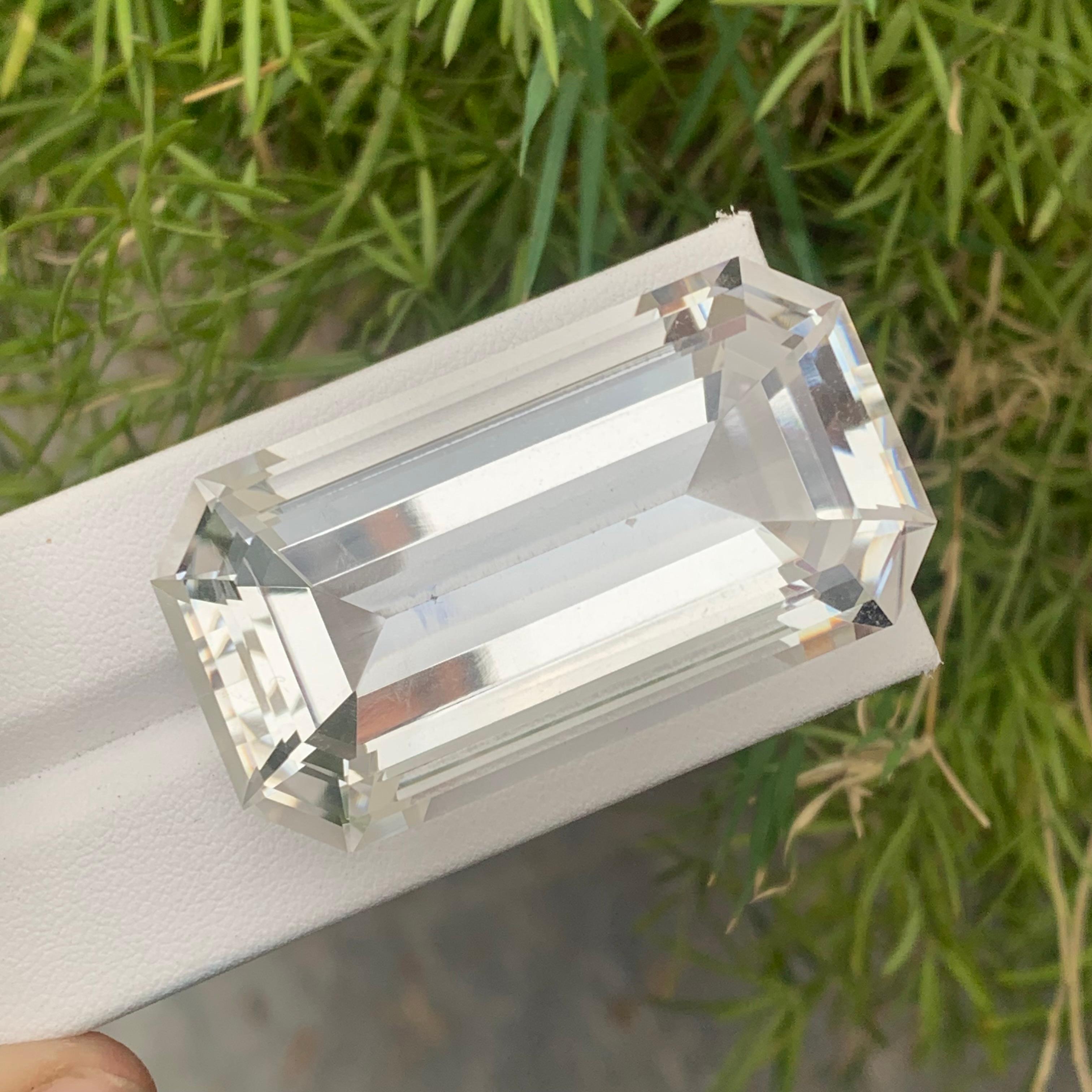 Grand quartz de cristal naturel transparent non serti de 141.10 carats pour la fabrication de bijoux en vente 8