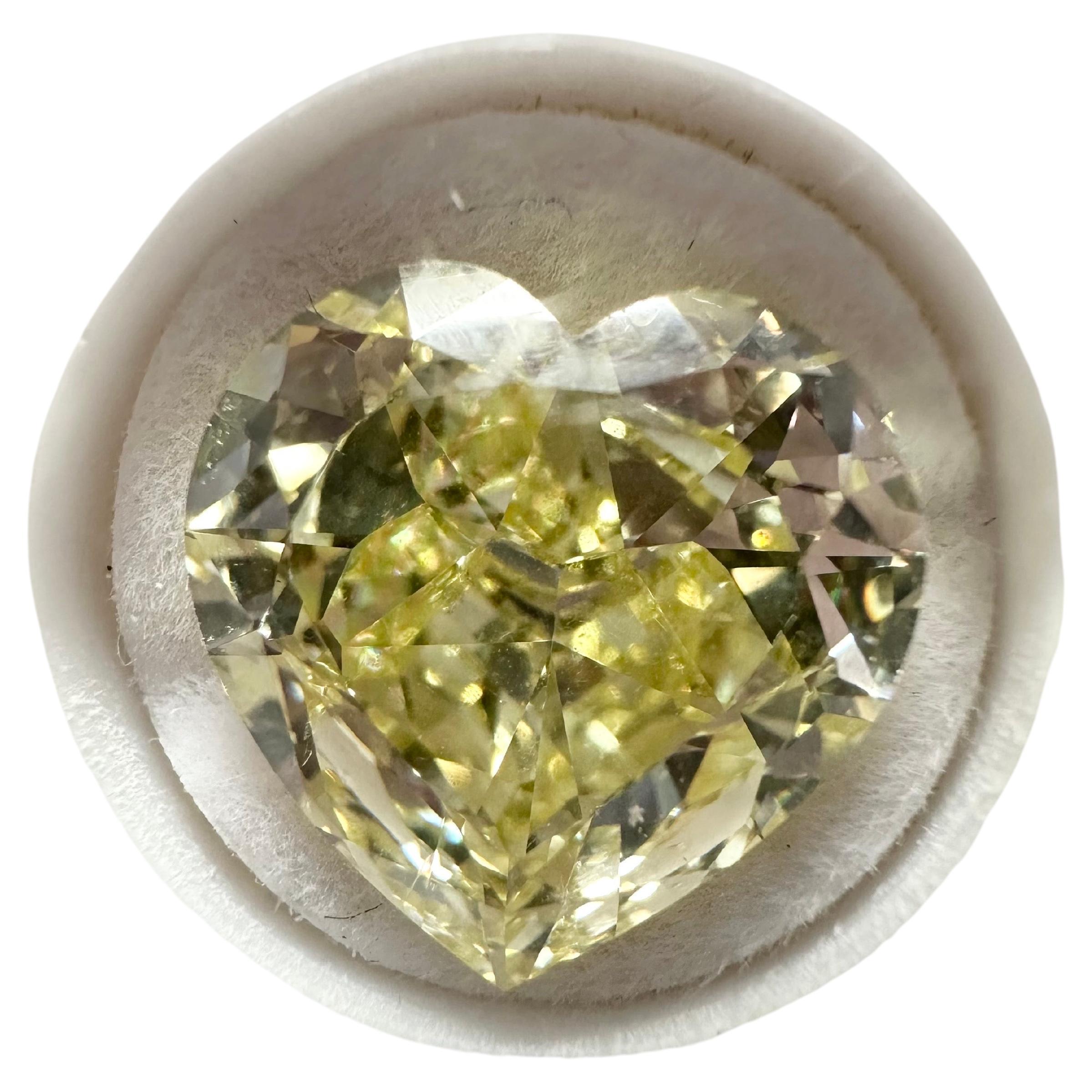 Huge Loose GIA certified heart brilliant diamond 4.57ct For Sale