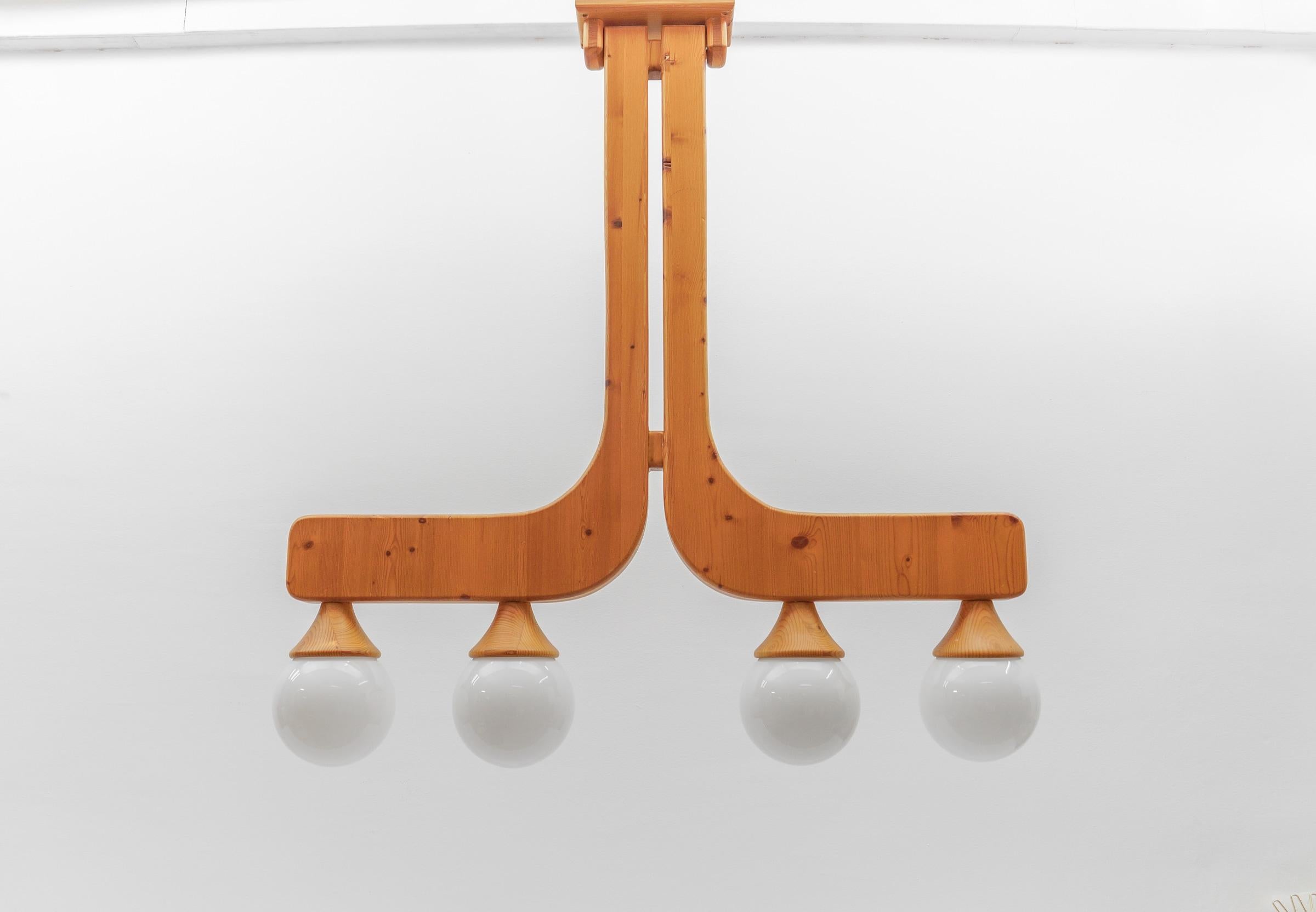Wunderschöne Pendelleuchte aus Holz von Domus, 1970er Jahre, Italien (Moderne der Mitte des Jahrhunderts)