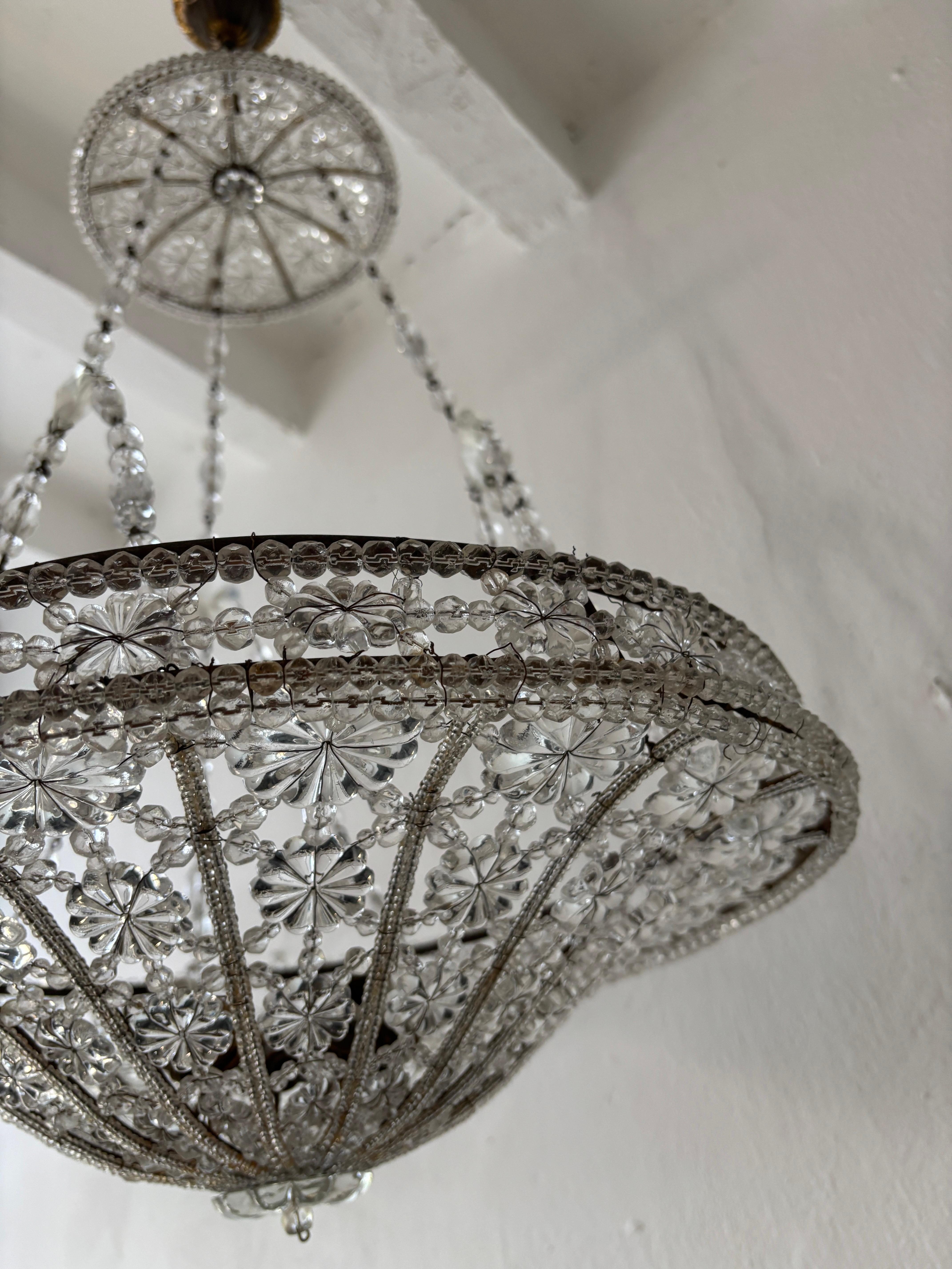 Maison enorme anni '40 Baguès  Lampadario con catene di cristallo con perline RARO in vendita 4