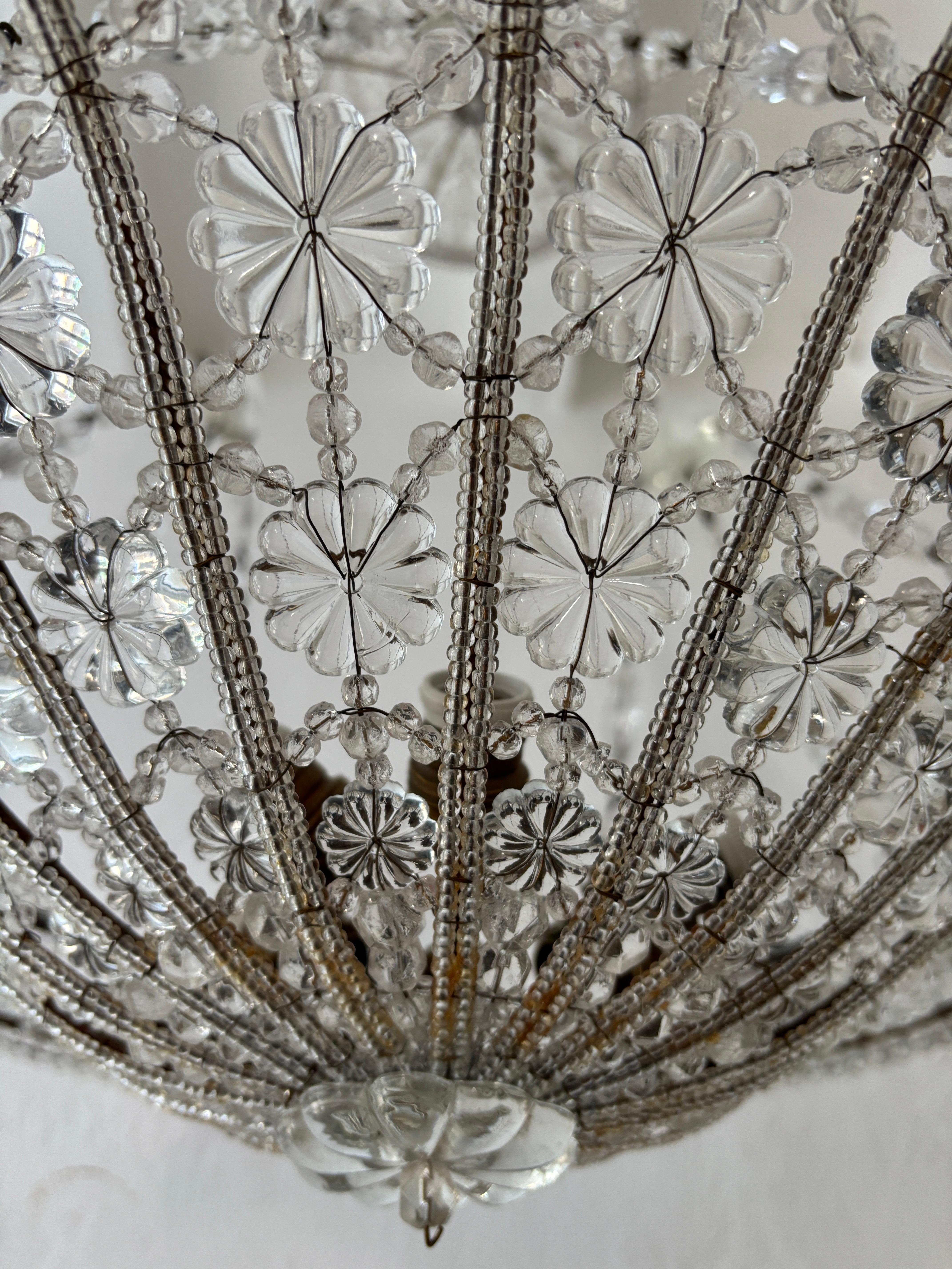 Francese Maison enorme anni '40 Baguès  Lampadario con catene di cristallo con perline RARO in vendita