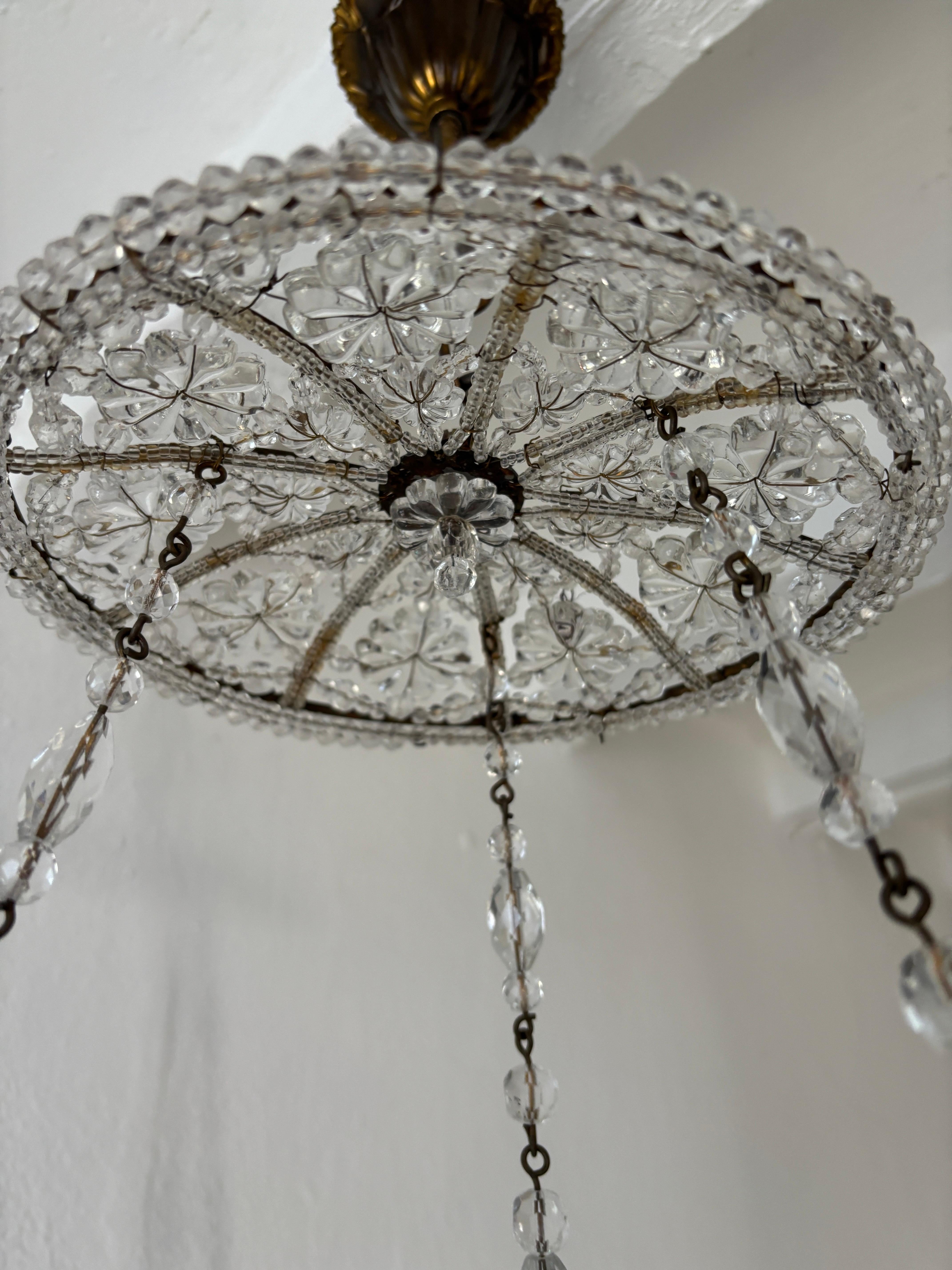 Maison enorme anni '40 Baguès  Lampadario con catene di cristallo con perline RARO in vendita 1