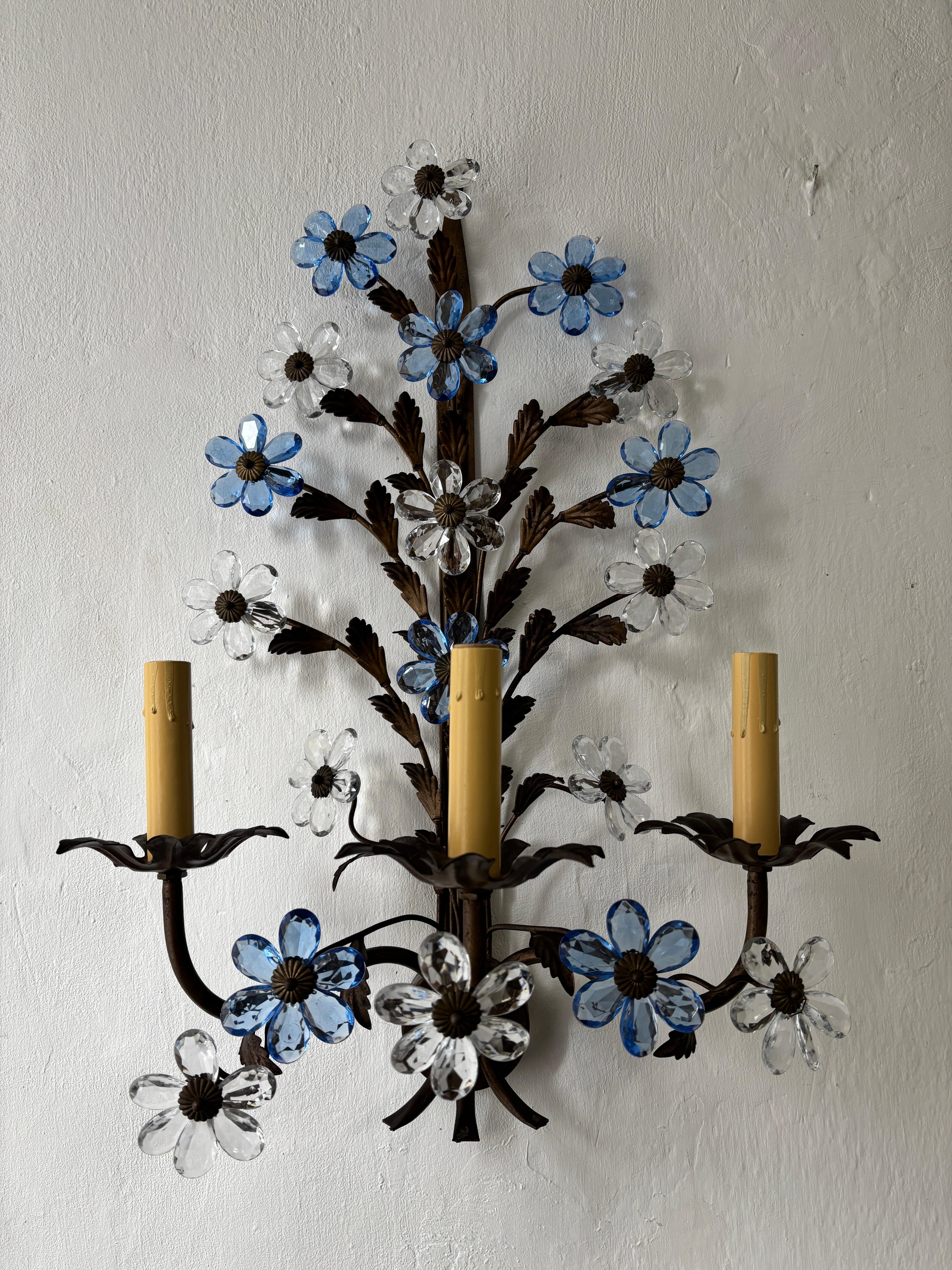 Huge Maison Baguès 3 lights Blue Crystal Flowers Tole Leaves Sconces, circa 1950 For Sale 2