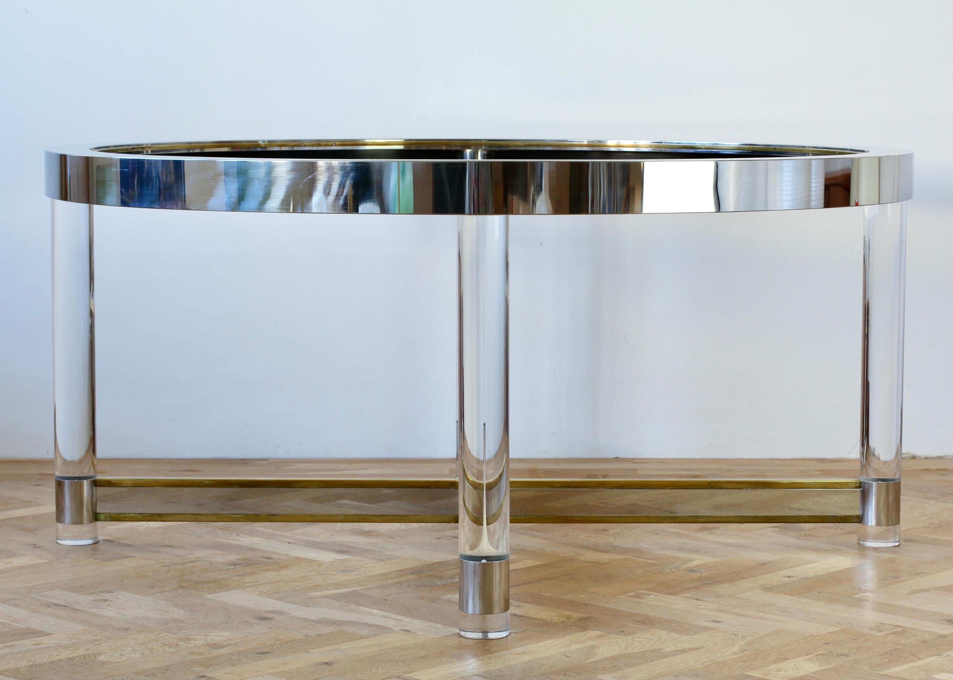 Huge Maison Jansen Style Mid-Century Brass, Chrome & Lucite Dining Table 1970s In Good Condition For Sale In Landau an der Isar, Bayern