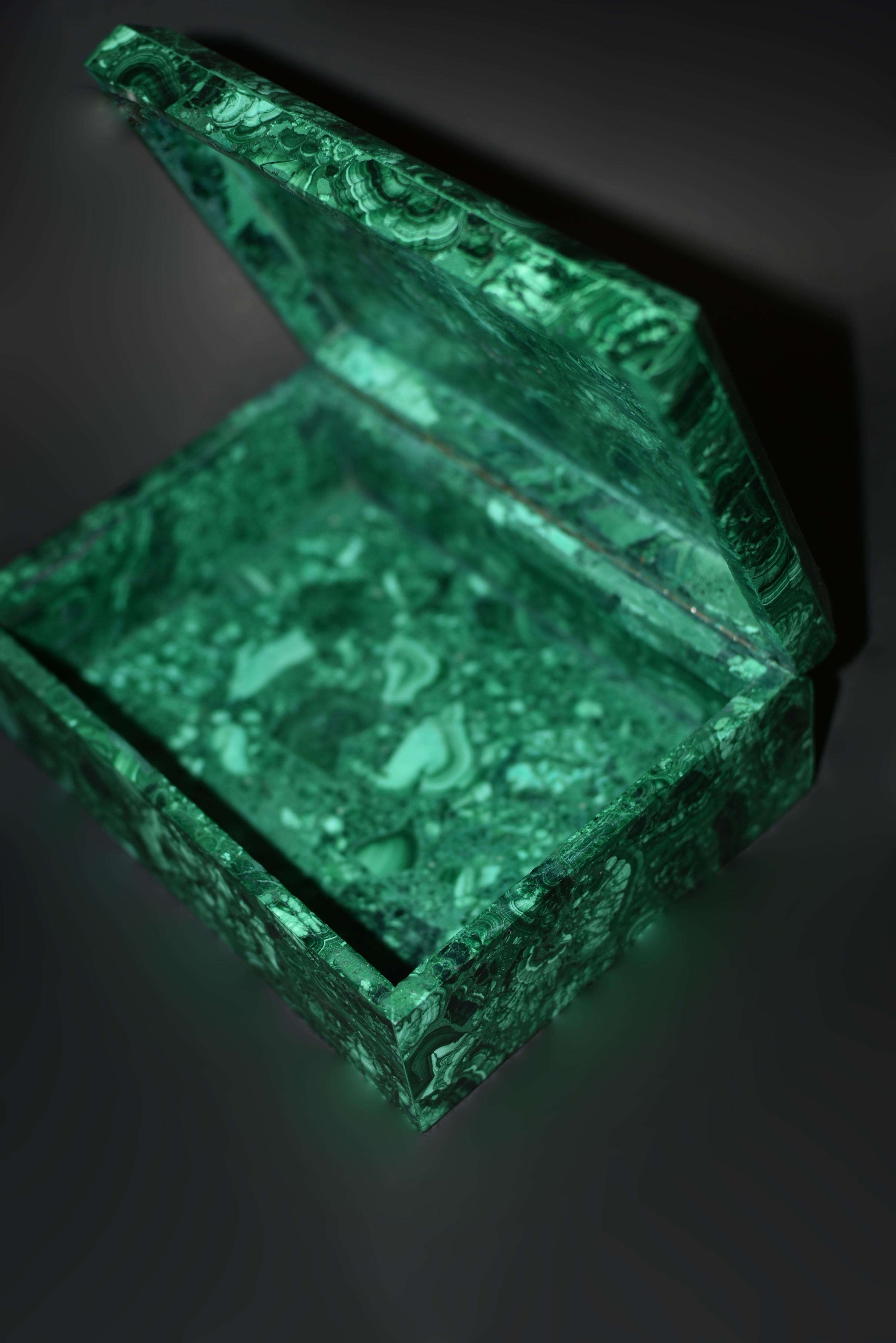 Enorme scatola di malachite da 8 pollici in vendita 3
