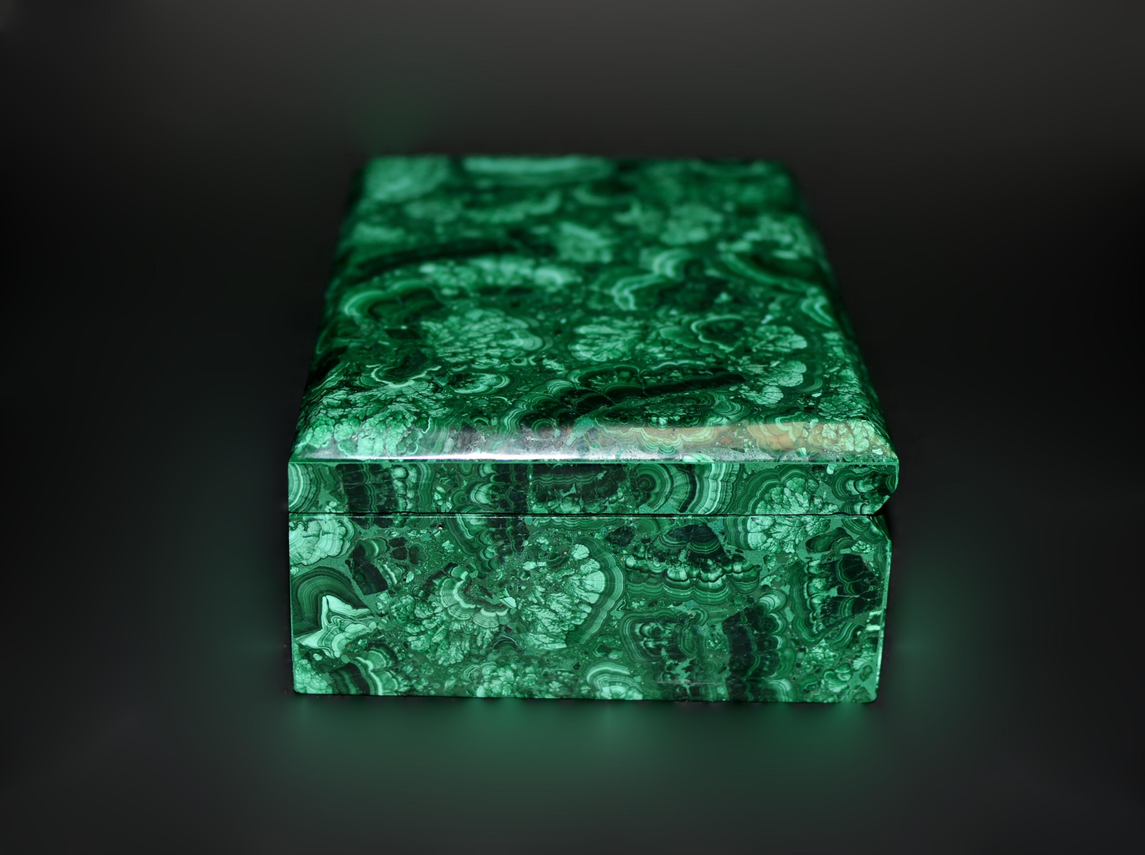 Enorme scatola di malachite da 8 pollici In condizioni ottime in vendita a Somis, CA