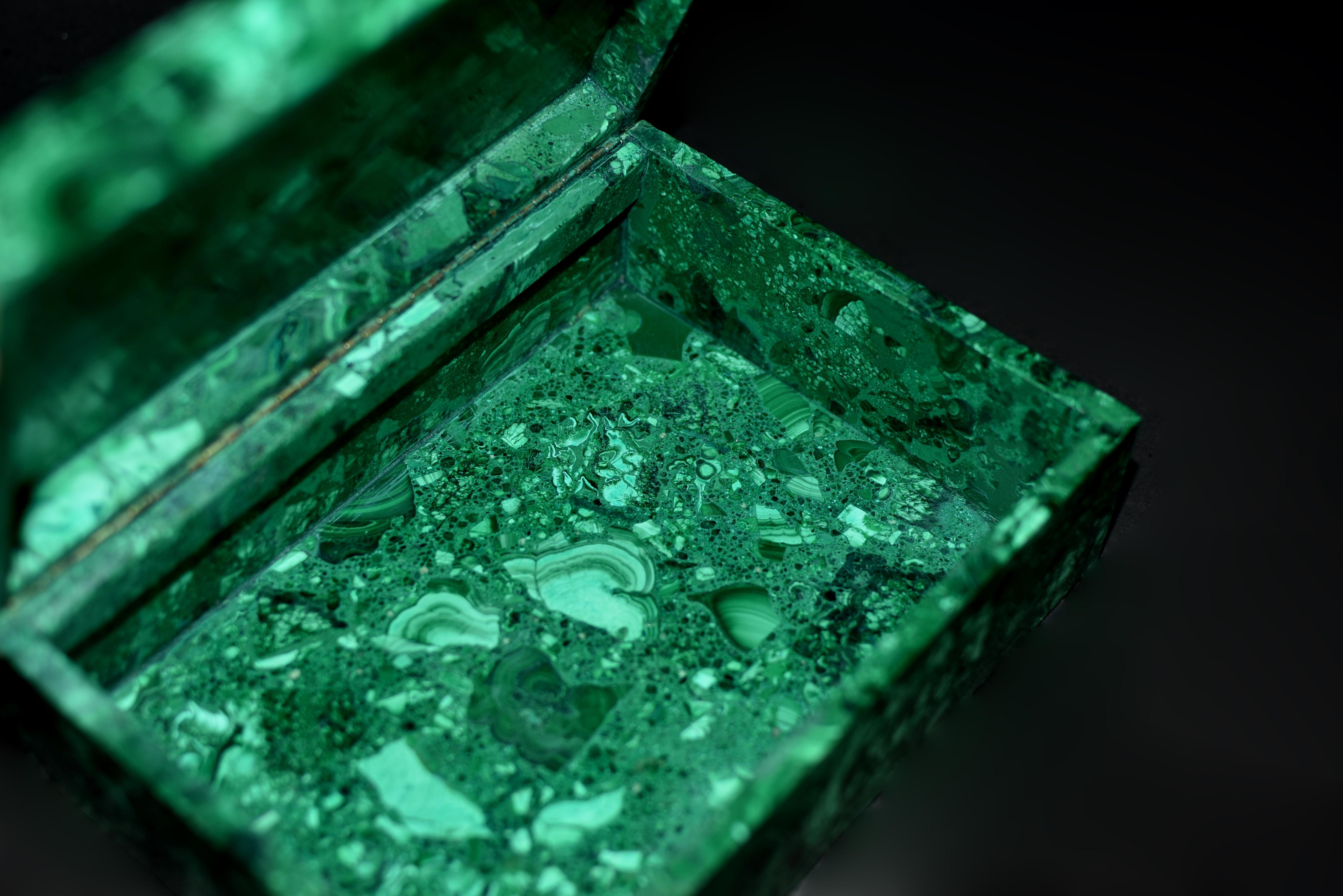Enorme scatola di malachite da 8 pollici in vendita 1