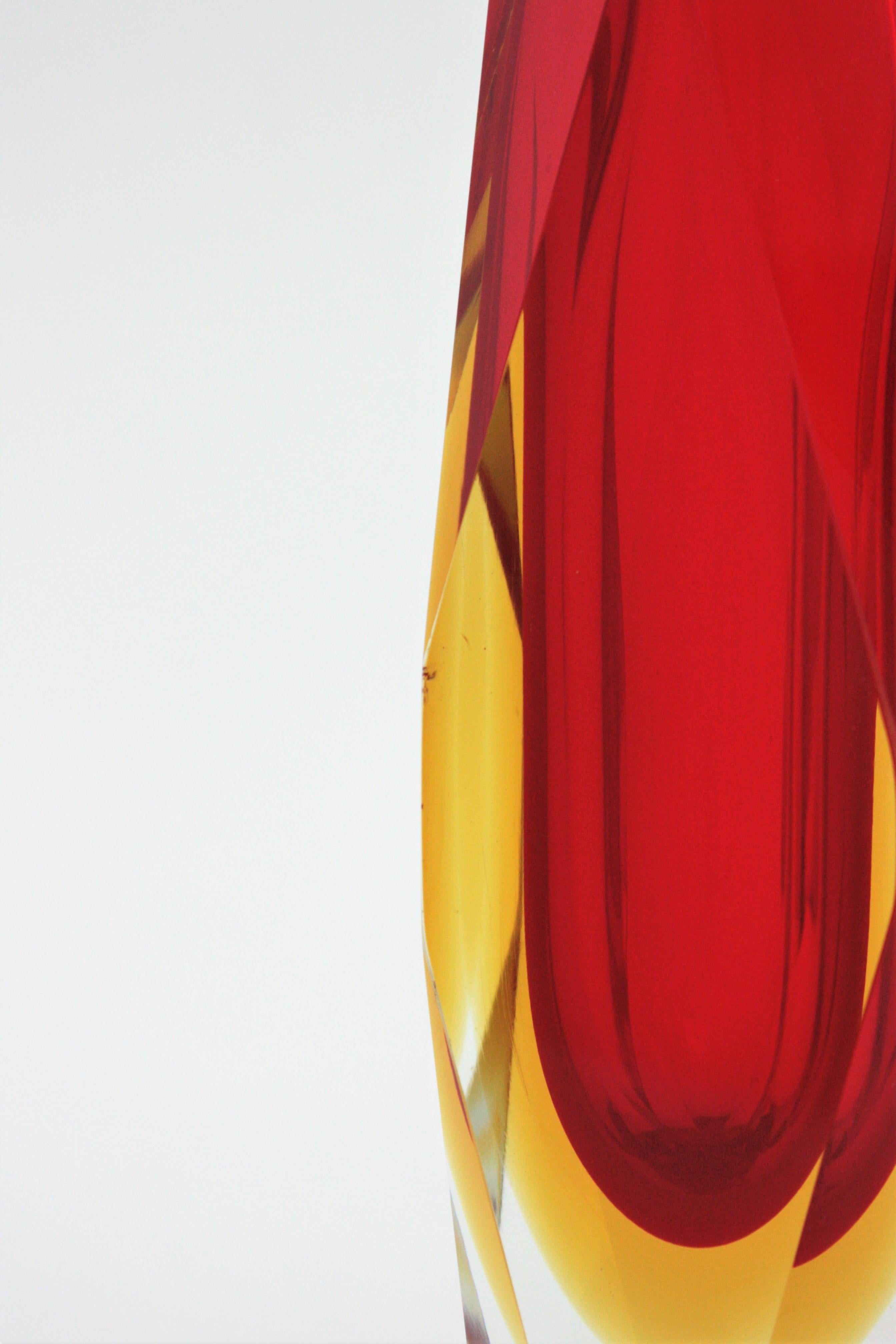 Huge Mandruzzato Murano Faceted Sommerso Red and Yellow Art Glass Vase 9