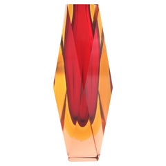 Enorme vaso in vetro artistico di Murano Glass Sommerso sfaccettato, rosso, giallo, rosa.
