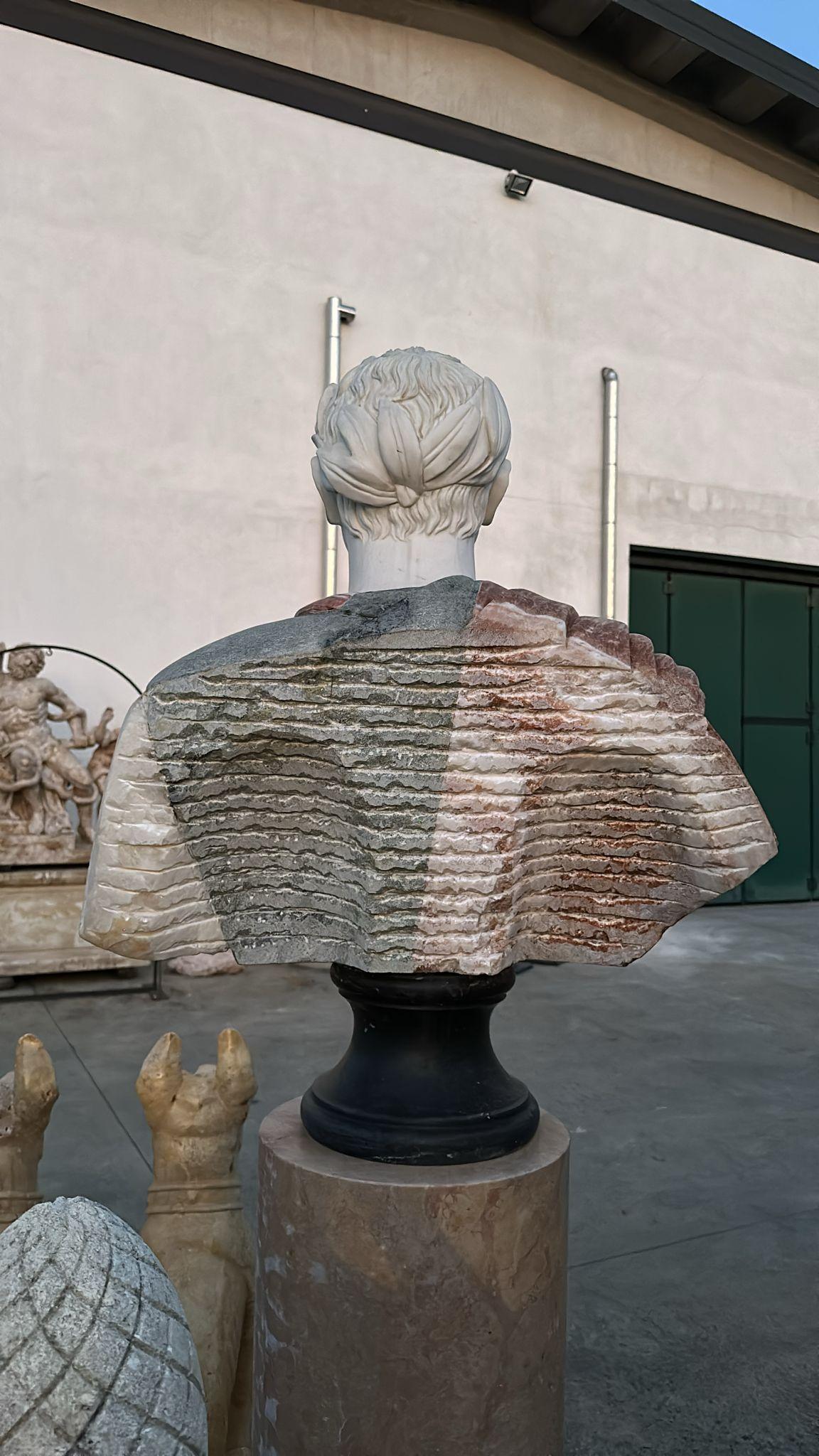 Enorme  Busto in marmo di un imperatore romano 95 cm in vendita 5